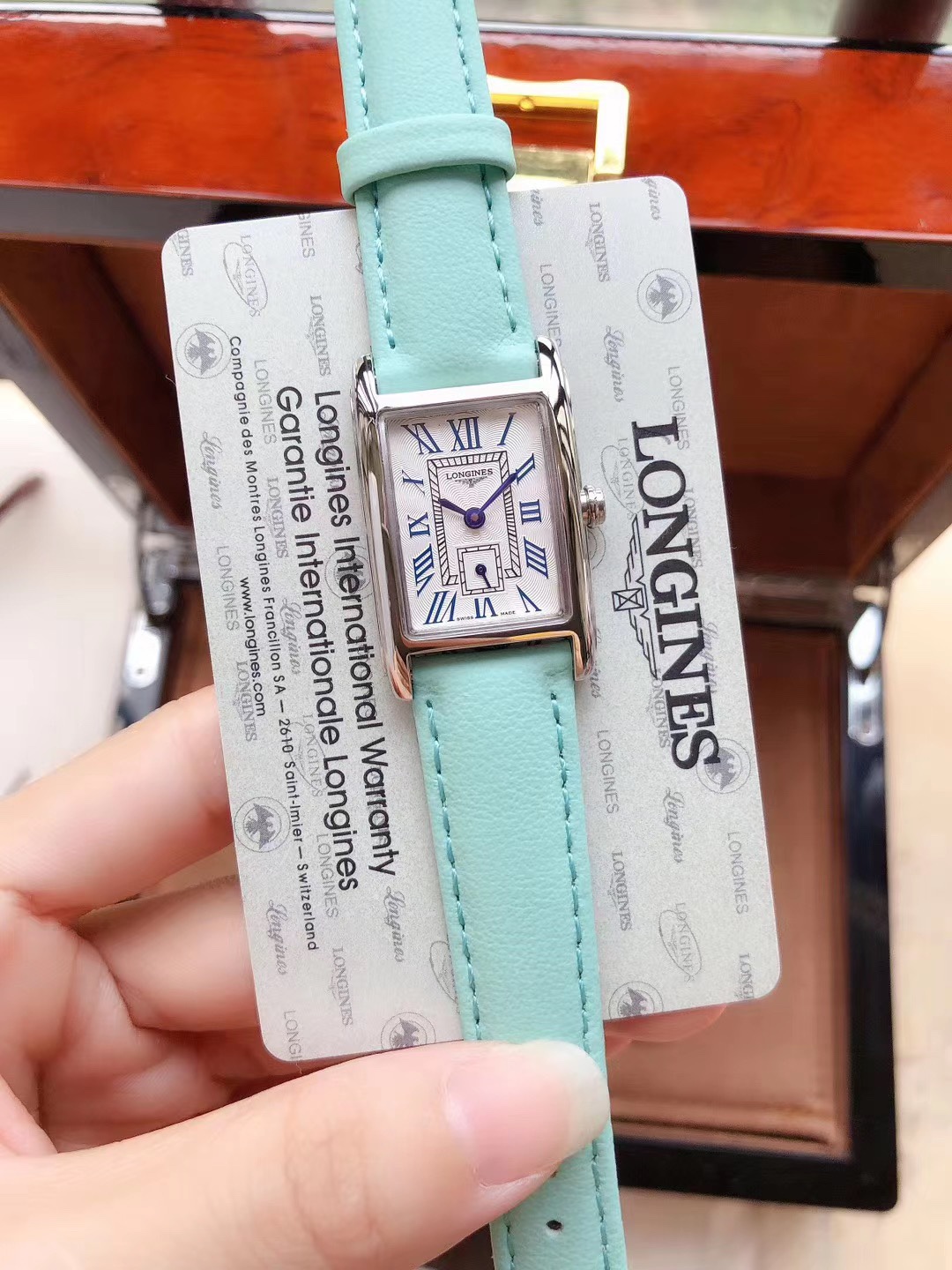 Longines 浪琴戴卓维纳系列糖果色两针半女士腕表 尺寸22mm