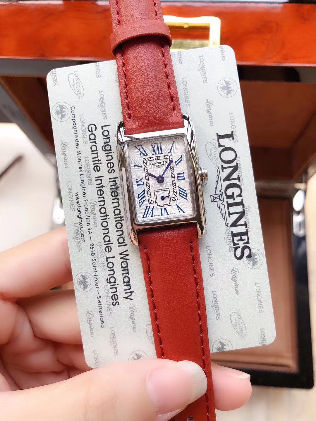 Longines 浪琴戴卓维纳系列糖果色两针半女士腕表 尺寸22mm
