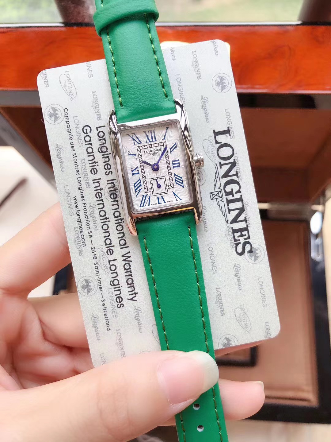 Longines 浪琴戴卓维纳系列糖果色两针半女士腕表 尺寸22mm