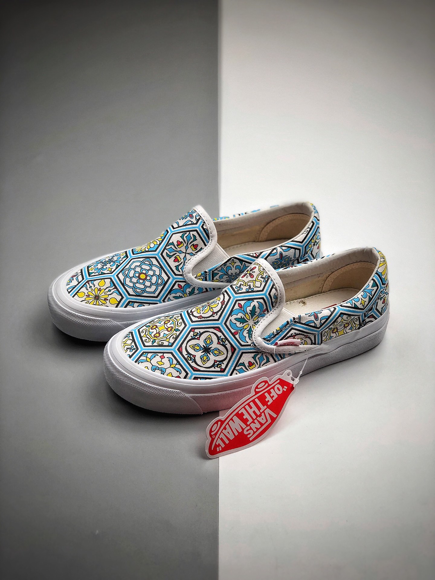 170  KITH x Vans Vault OG Classic Slip-On LX”True White” VN0A45JK2CM