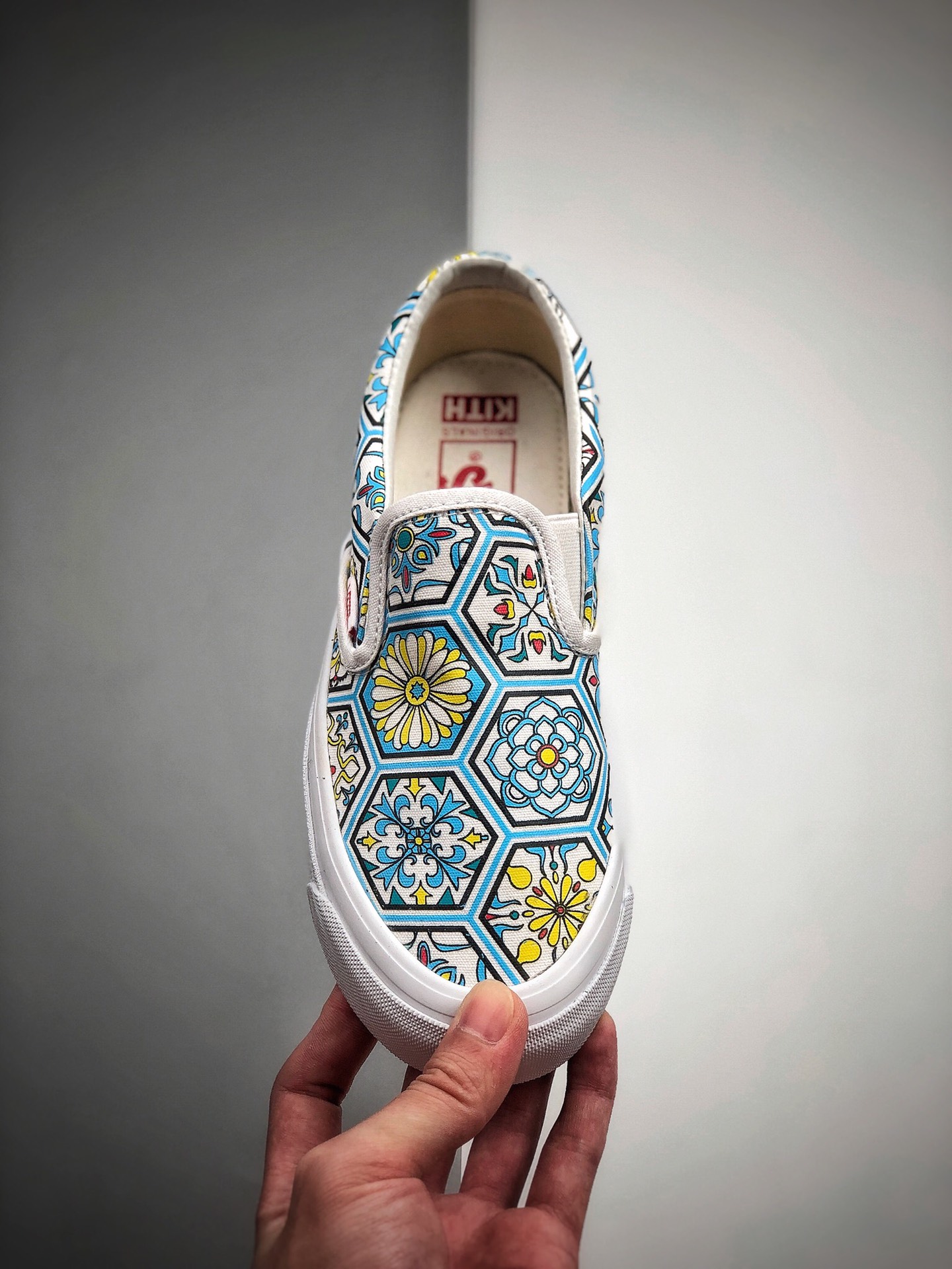 170  KITH x Vans Vault OG Classic Slip-On LX”True White” VN0A45JK2CM