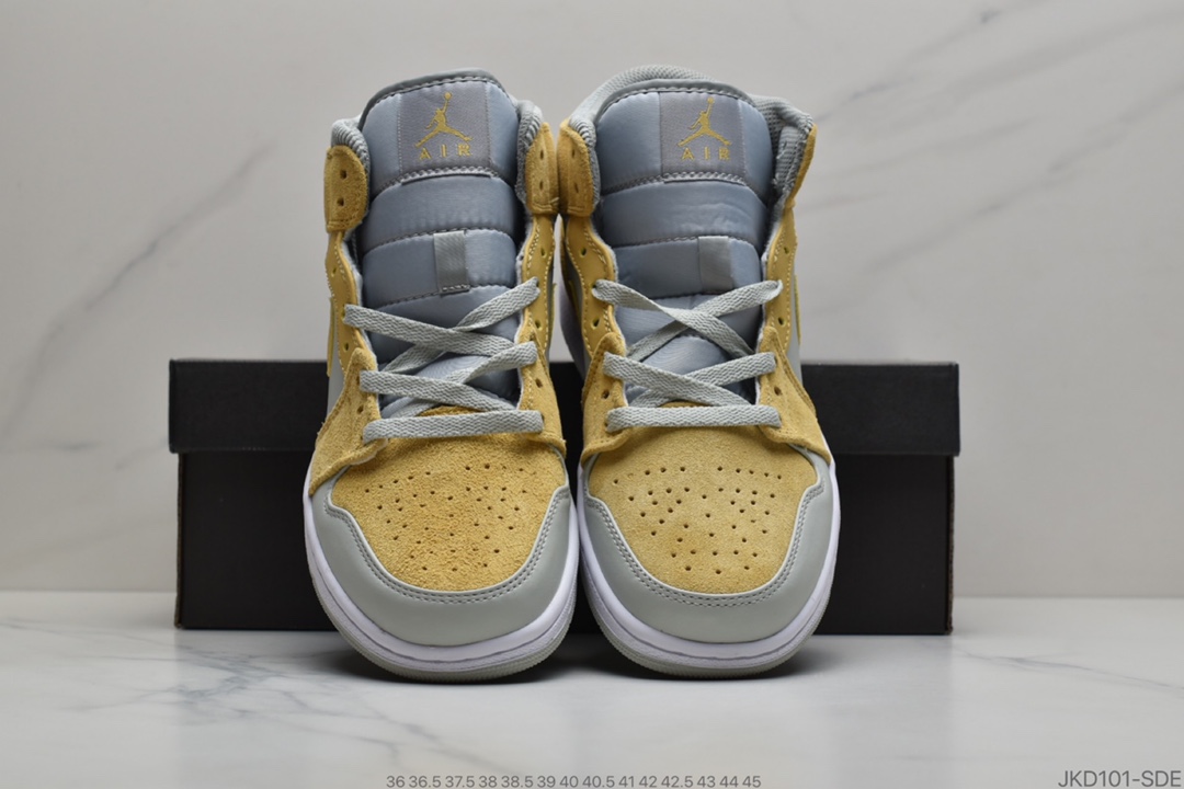 160 Air Jordan 1 Mid 巴黎采用与巴黎配色相似的灰色搭配蓝紫点缀