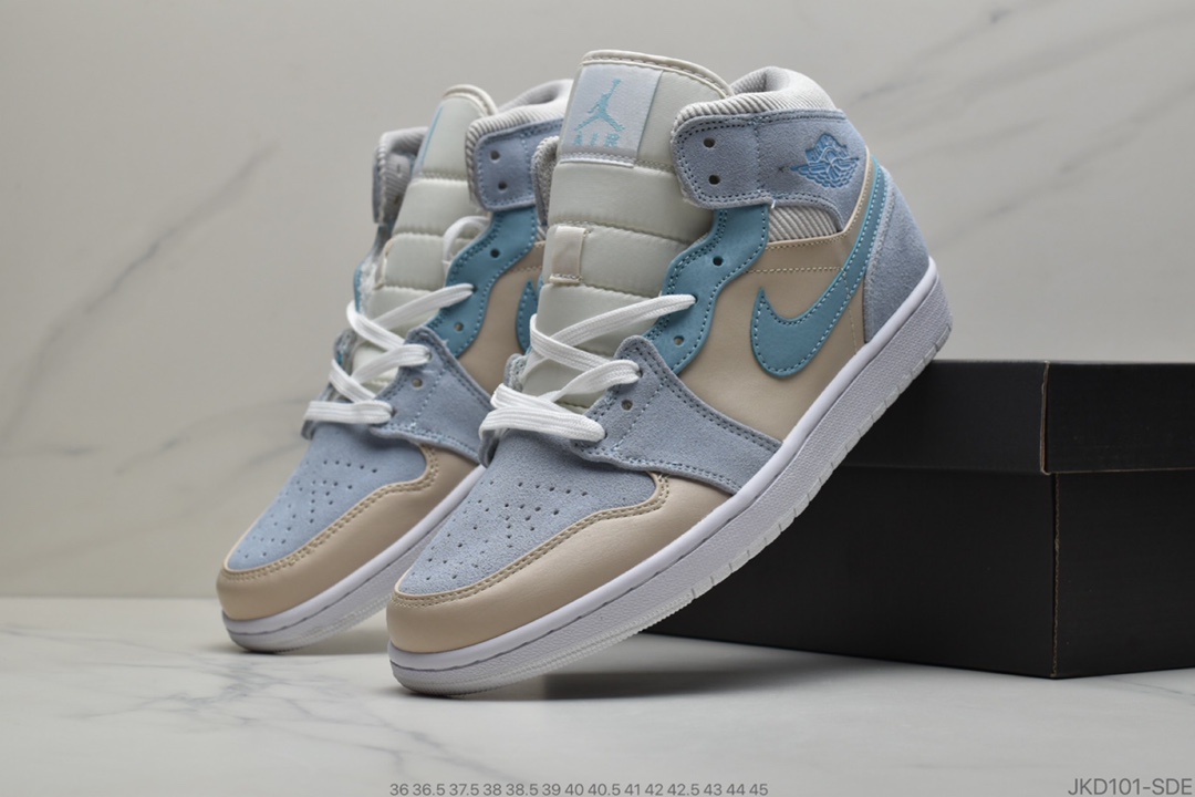 160 Air Jordan 1 Mid 巴黎采用与巴黎配色相似的灰色搭配蓝紫点缀