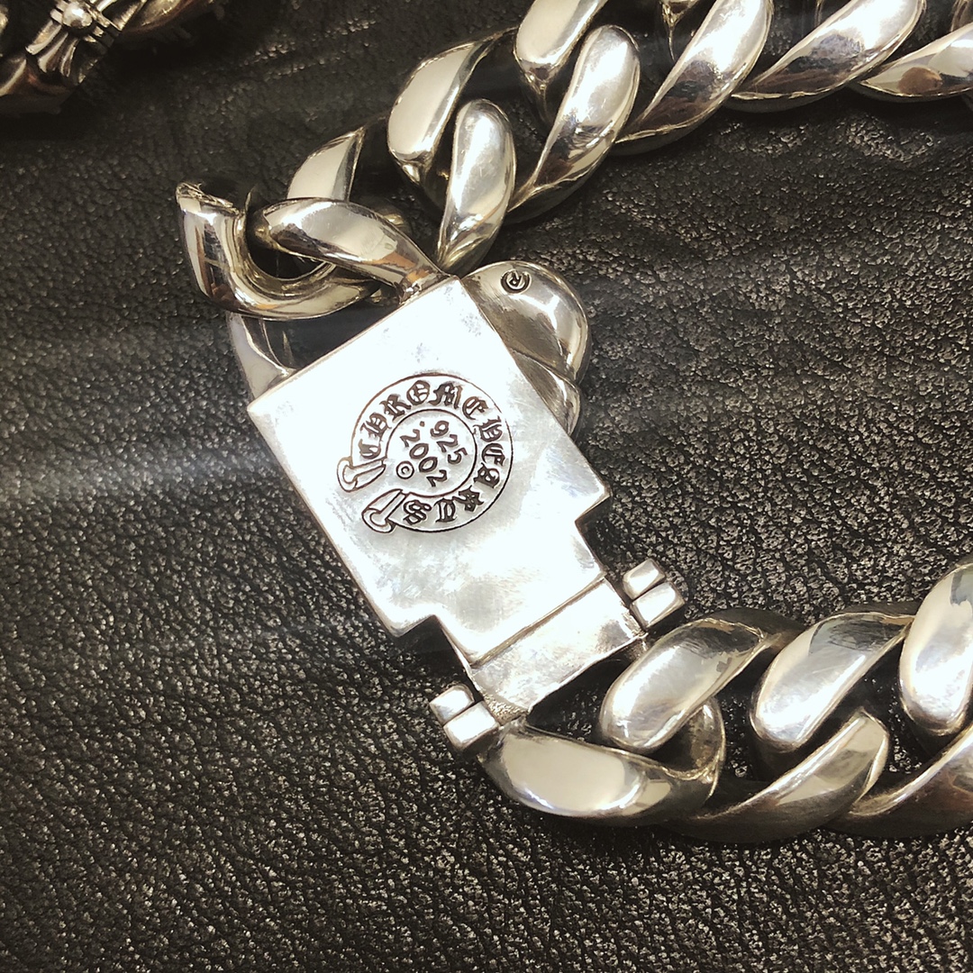 Chrome Hearts 新品上架𝗖𝗵𝗿𝗼𝗺𝗲 𝗛𝗲𝗮𝗿𝘁𝘀 克罗心 舌头粗手链