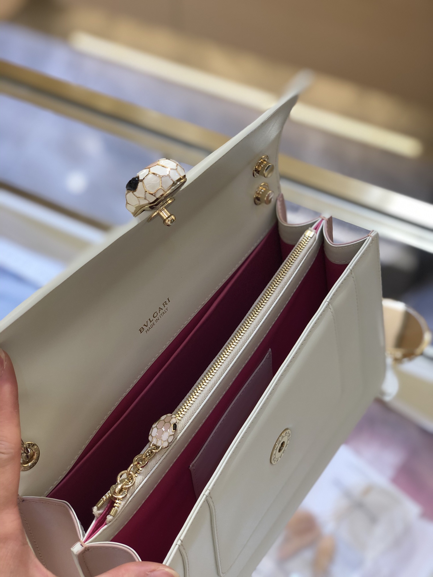 芯片款BVLGARI宝格丽玛瑙白小牛皮双层单肩斜挎蛇头包38326