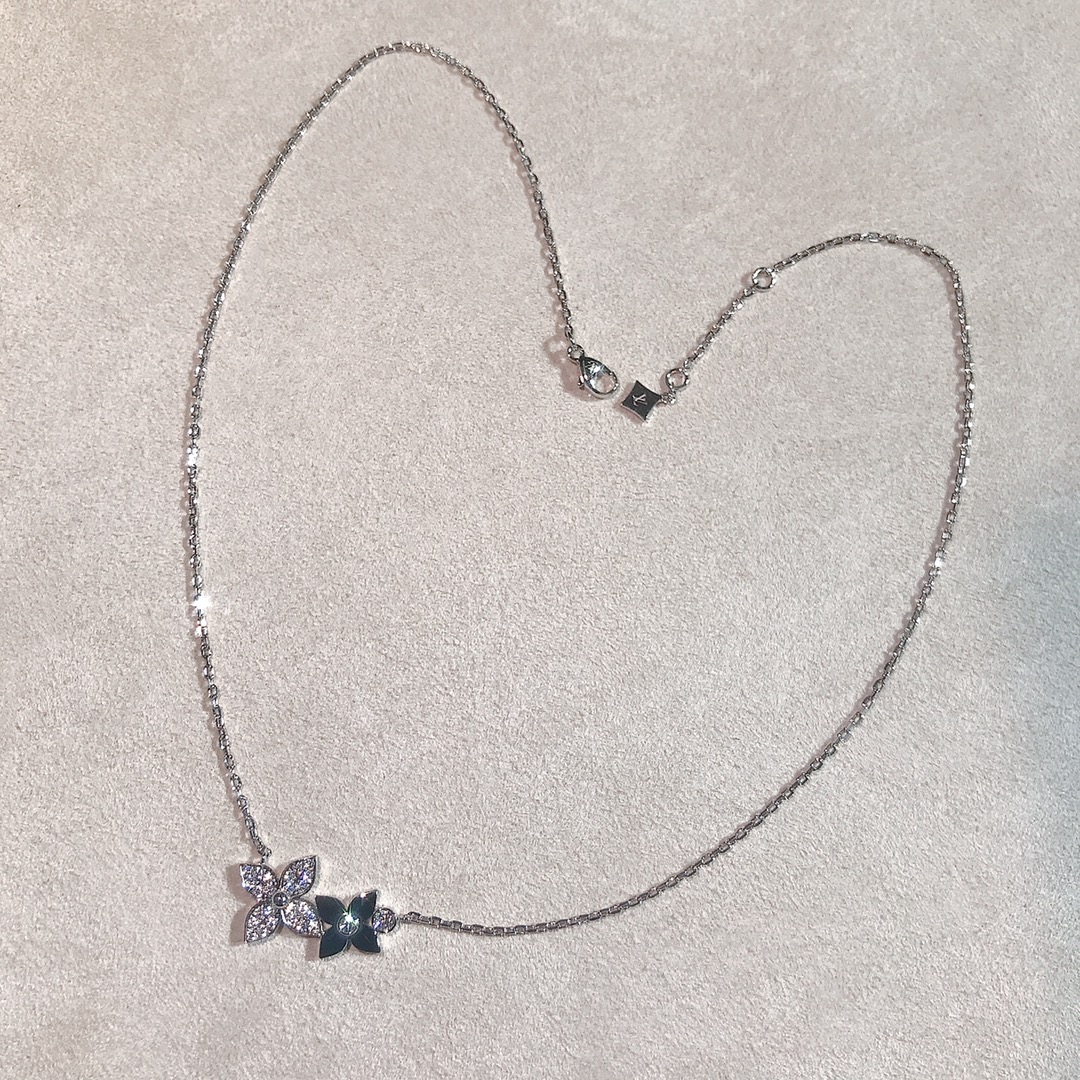 NO:634290,LV four-leaf single flower ° No dead ends Purchased and developed by ZP, you can compare at will Pure CNC carving, pure hand micro-inlay Thick gold plating, super champagne gold color 88260, Cartier high-end jewelry19860909LV四叶单花 °无死角 购zp开发,可任意对比 纯CNC精雕,纯手工微镶 厚金电镀,颜色超正香槟金 88260,,卡迪亚高端饰品,Jewelry