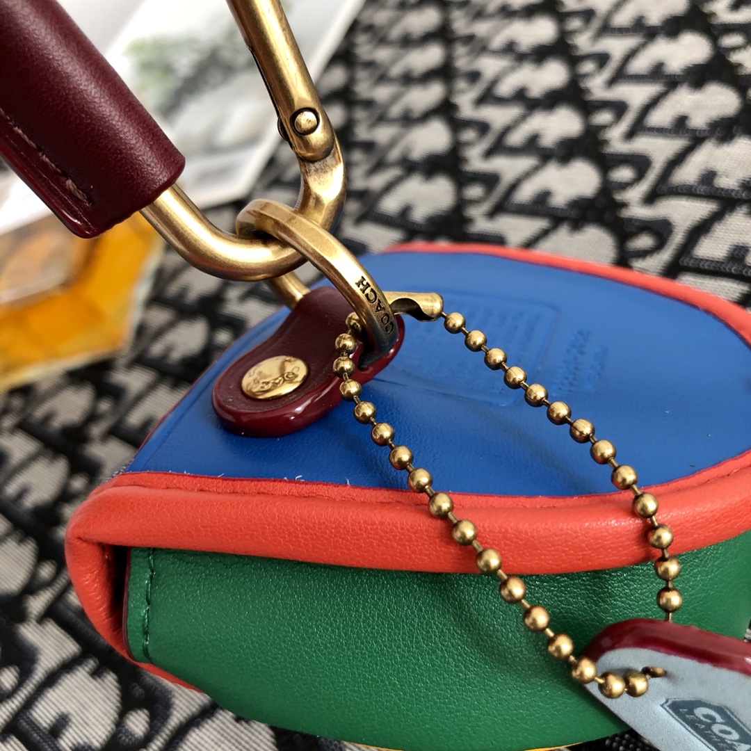 Coach ～ 新款来袭~ Coach Chambray迷你Saddle香布雷钱布雷零钱包旋扣