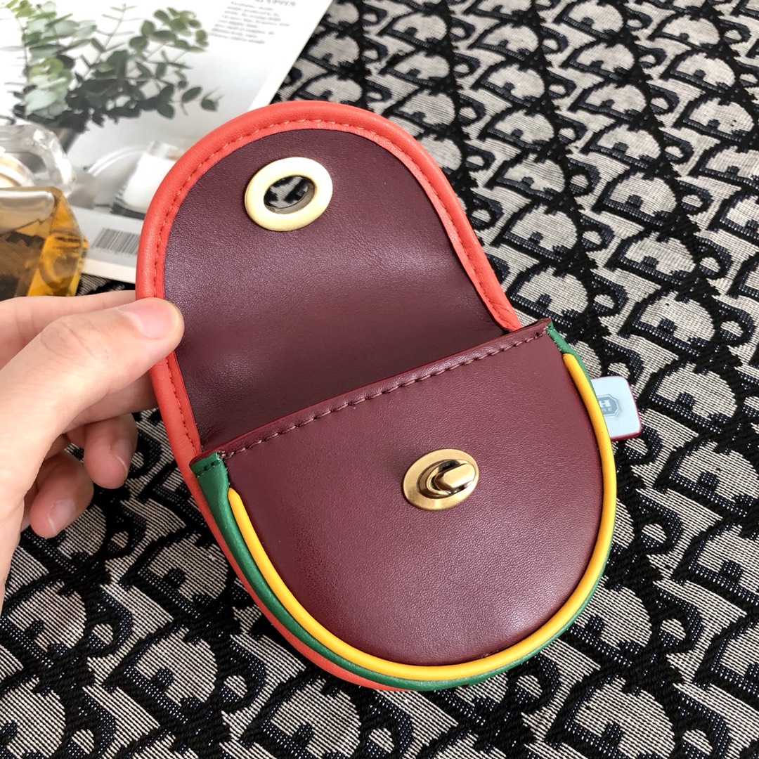 Coach ～ 新款来袭~ Coach Chambray迷你Saddle香布雷钱布雷零钱包旋扣