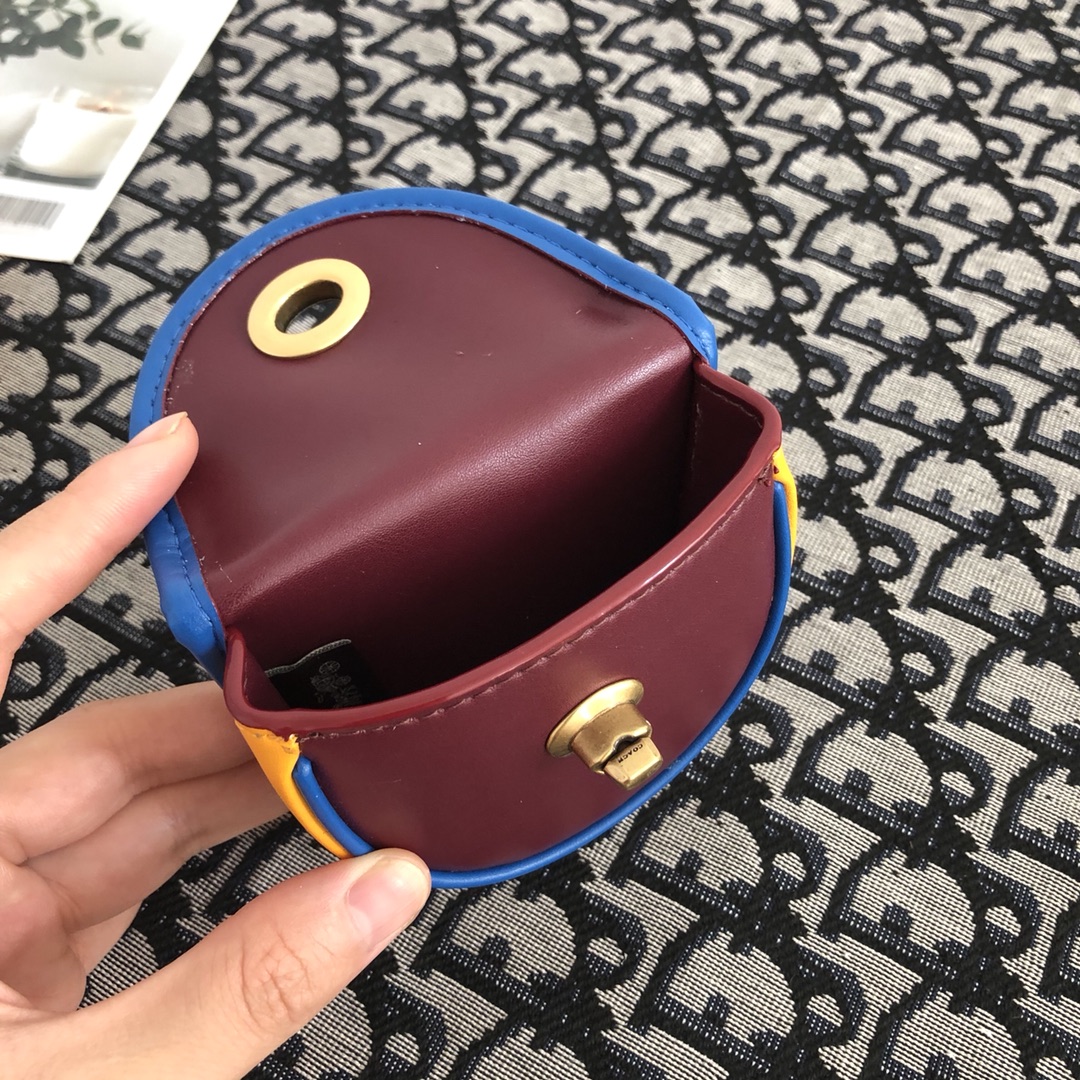 Coach ～新款来袭~ Coach Chambray迷你Saddle香布雷钱布雷零钱包旋扣