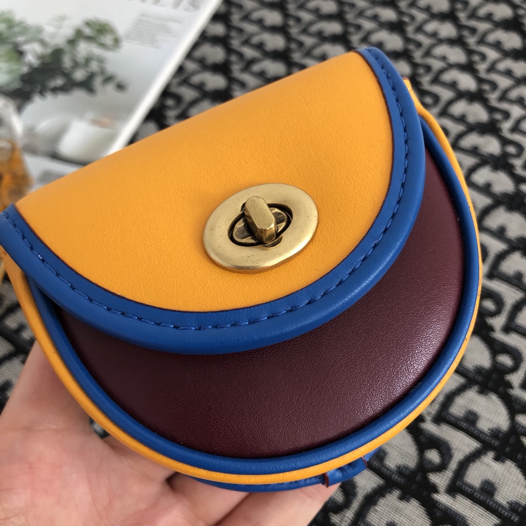 Coach ～新款来袭~ Coach Chambray迷你Saddle香布雷钱布雷零钱包旋扣