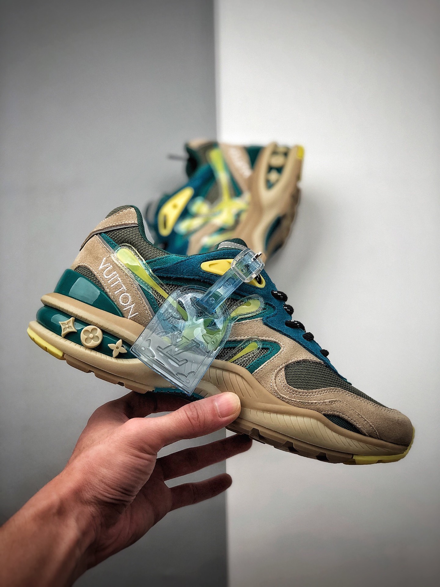480  公司级LOUIS VUITTON  “LVARCHLIGHTSPORTY”出自男装艺术总监 Virgil Abloh之手的LV Trail 运动鞋