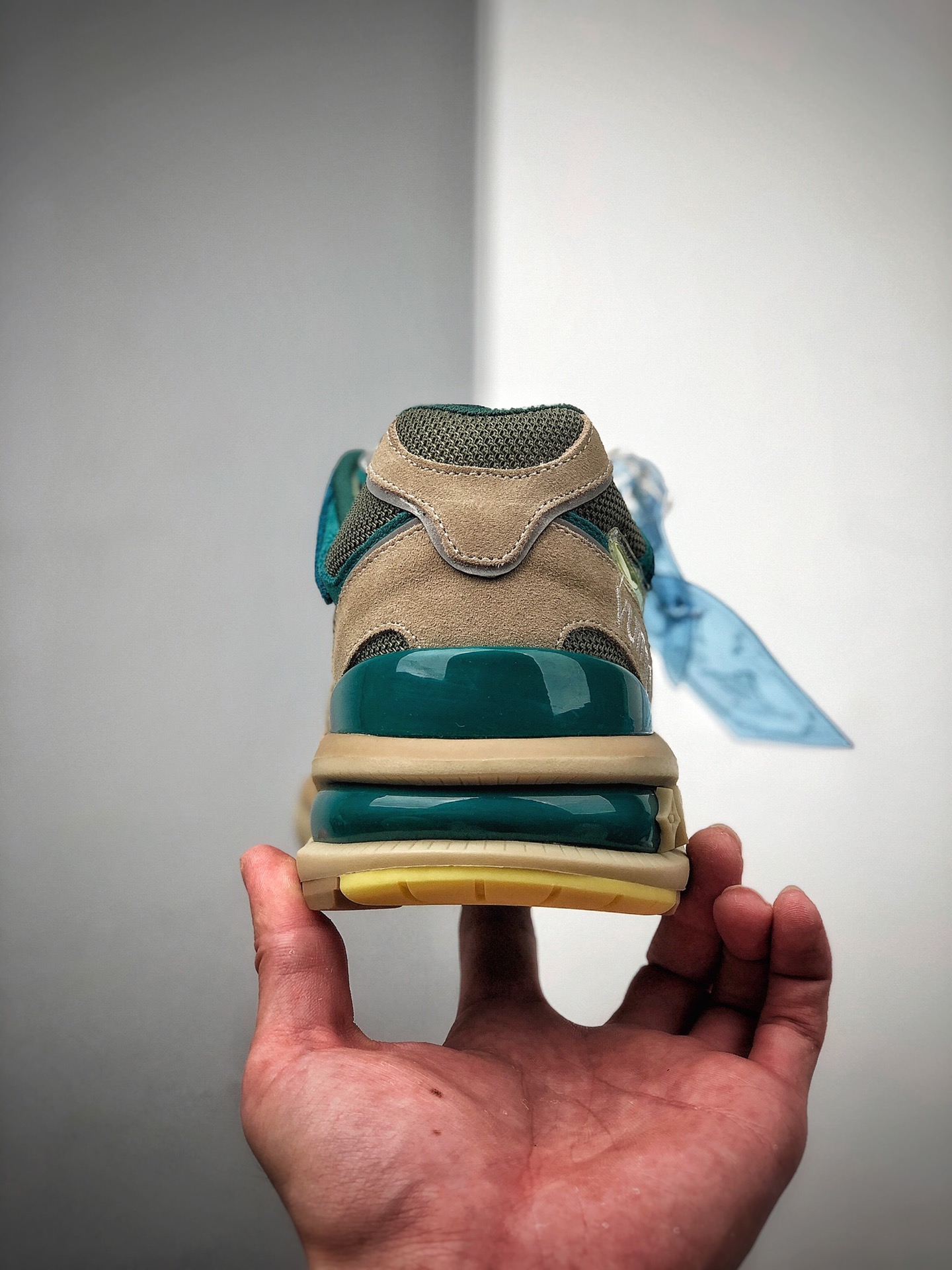 480  公司级LOUIS VUITTON  “LVARCHLIGHTSPORTY”出自男装艺术总监 Virgil Abloh之手的LV Trail 运动鞋