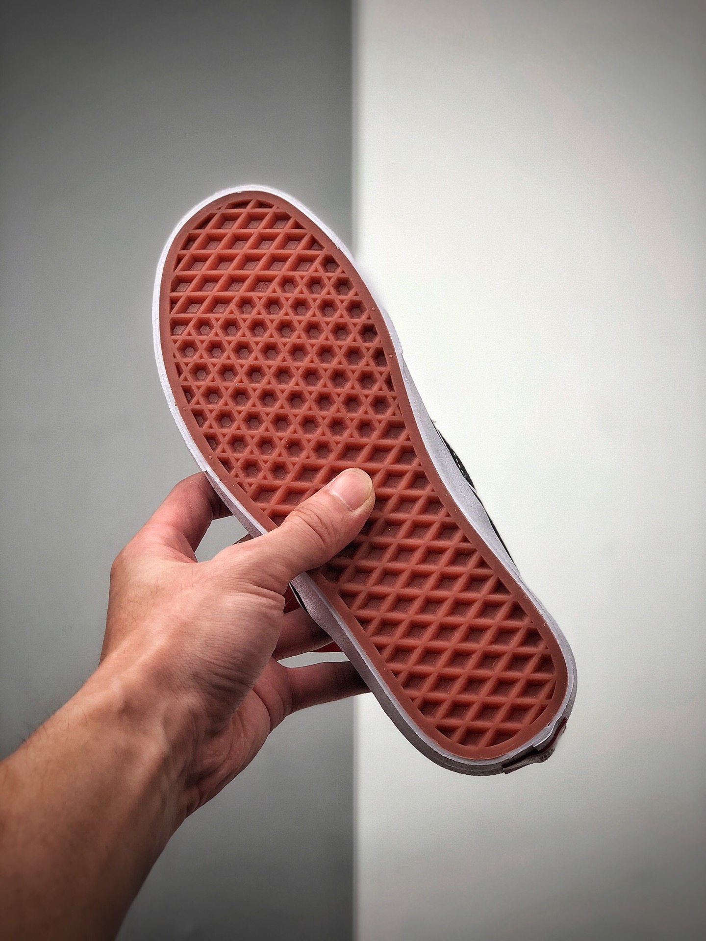 140  万斯 LV 联名 黑色 Vans  X LV  呈独家重磅释出