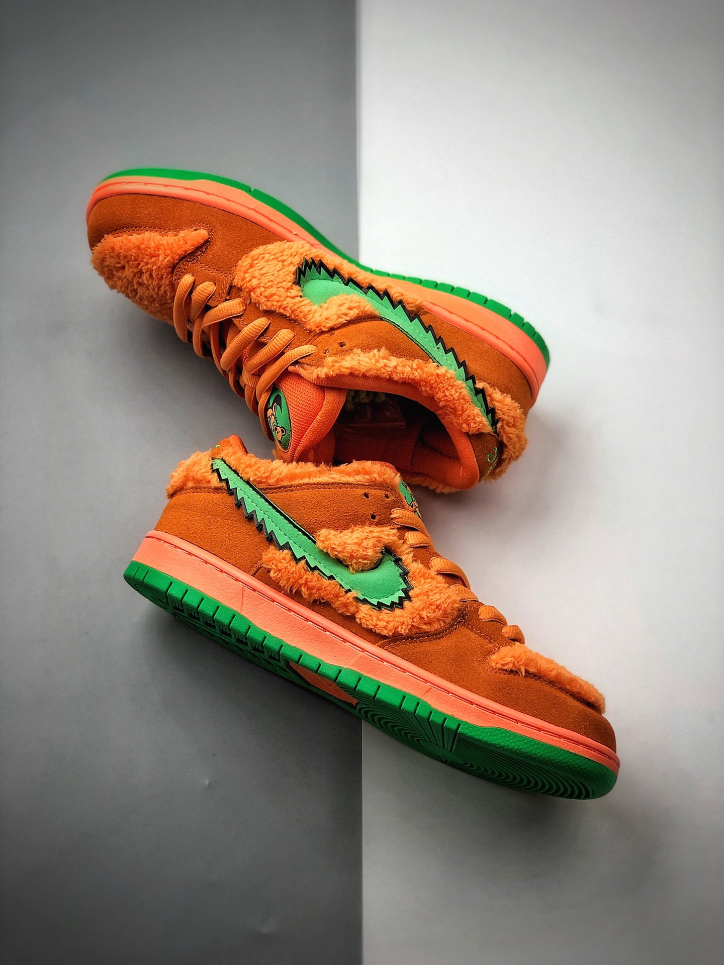 250 公司级 耐克SB板鞋 五只熊 跳舞小熊 毛茸茸 黄色 小熊 “熊毛”NIKE SB DUNK LOW PRO QS发售于 2006 年的 “三只熊”CJ5378-700