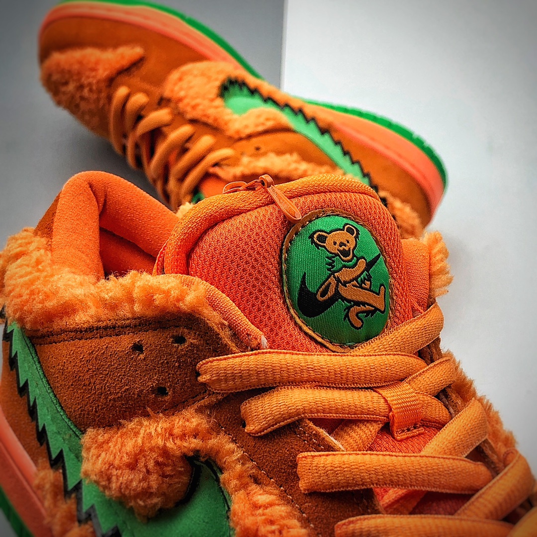 250 公司级 耐克SB板鞋 五只熊 跳舞小熊 毛茸茸 黄色 小熊 “熊毛”NIKE SB DUNK LOW PRO QS发售于 2006 年的 “三只熊”CJ5378-700