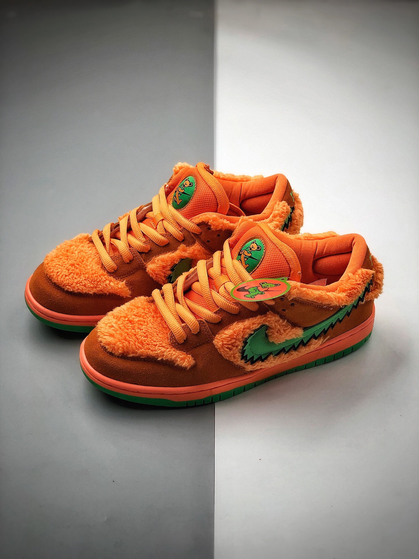 250 公司级 耐克SB板鞋 五只熊 跳舞小熊 毛茸茸 黄色 小熊 “熊毛”NIKE SB DUNK LOW PRO QS发售于 2006 年的 “三只熊”CJ5378-700