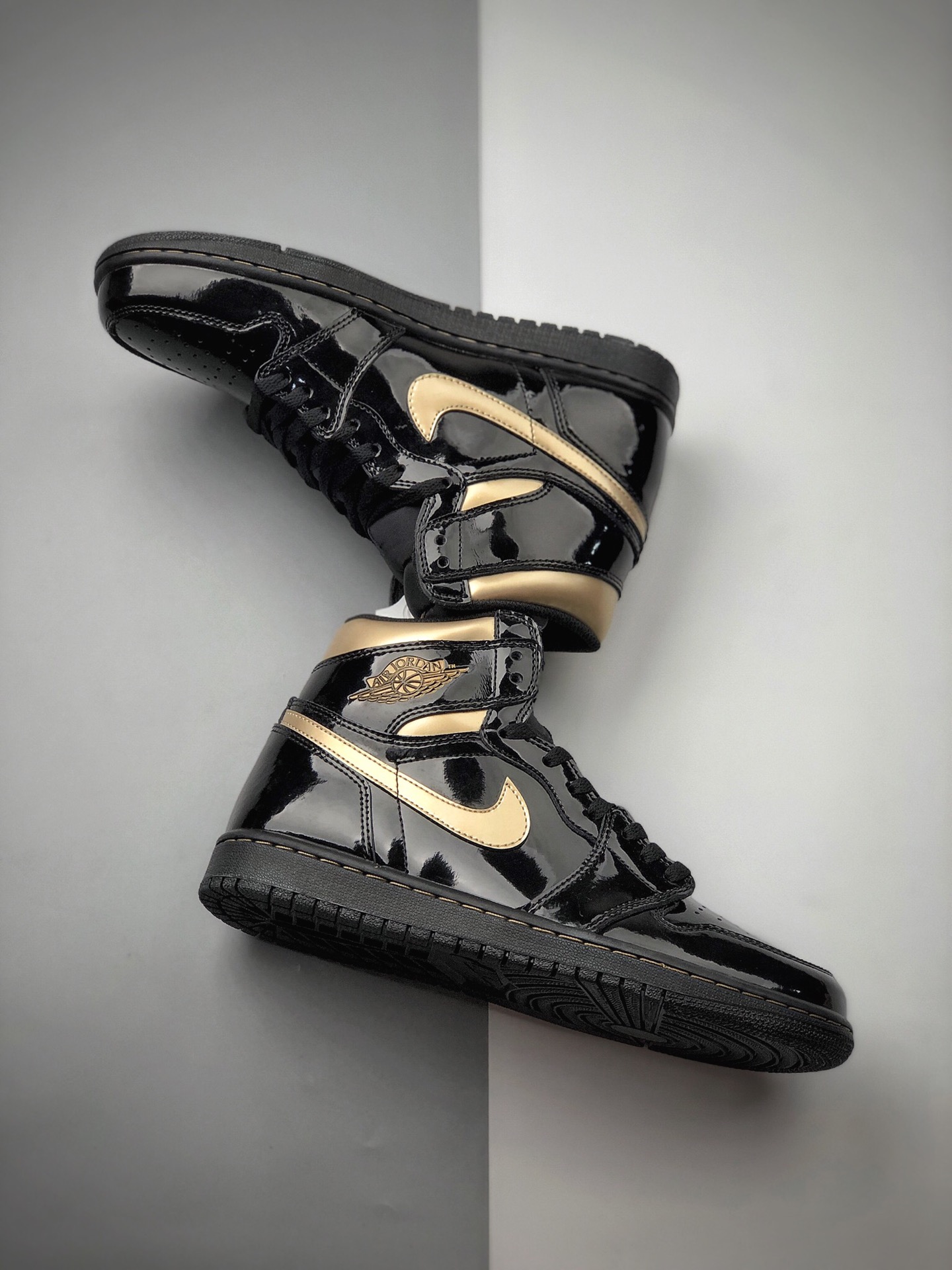 330 Air Jordan 1 High OG 高帮 黑金漆皮 AJ1 555088-032