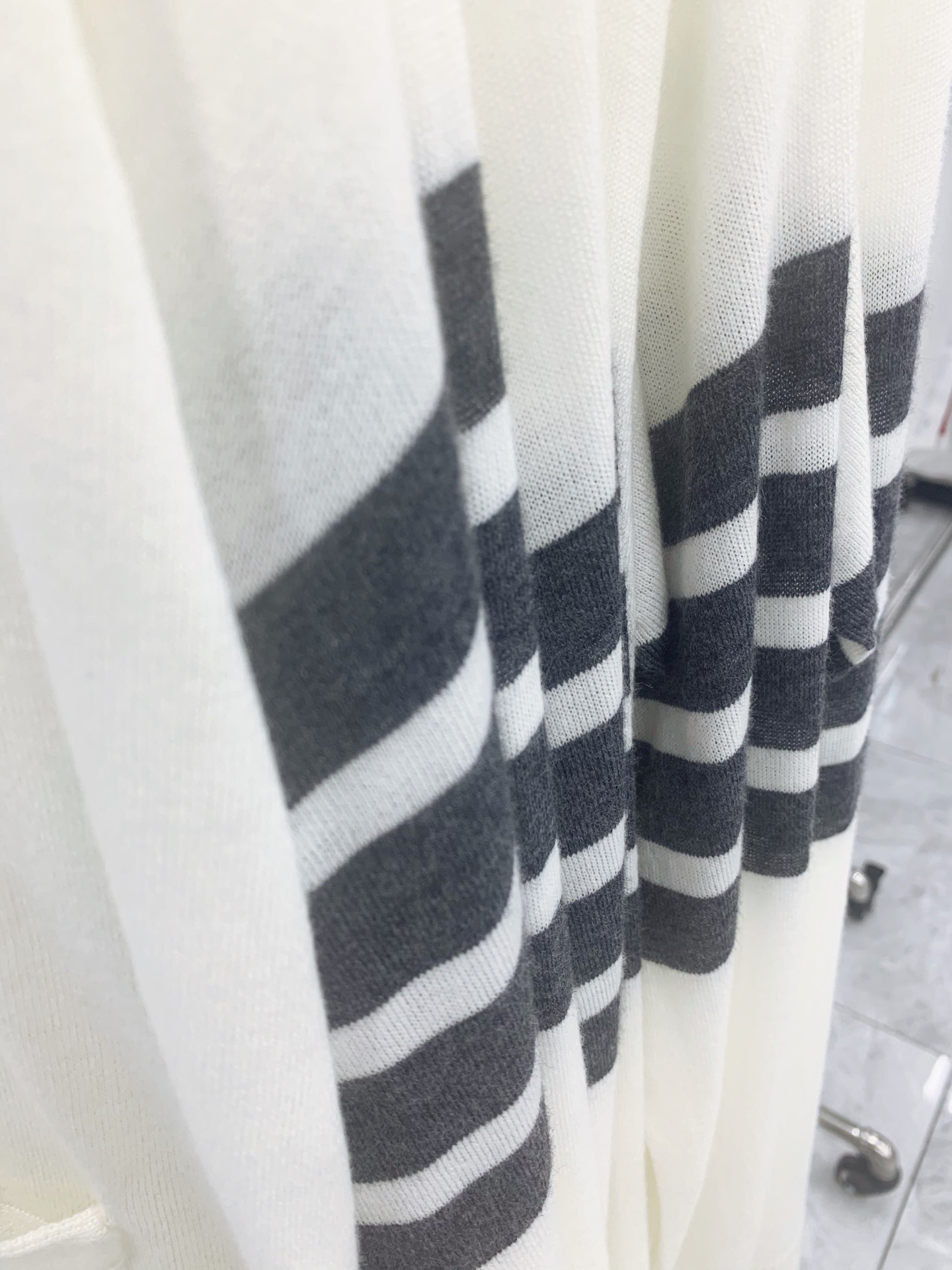 톰브라운 남성 가디건 126368 Thom Browne Cardigan 썸네일 이미지