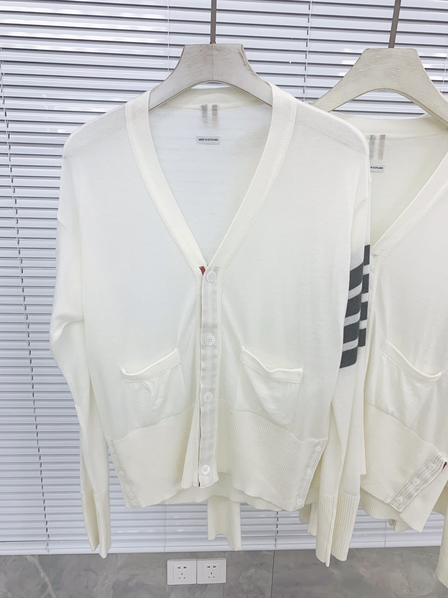 톰브라운 남성 가디건 126368 Thom Browne Cardigan 썸네일 이미지