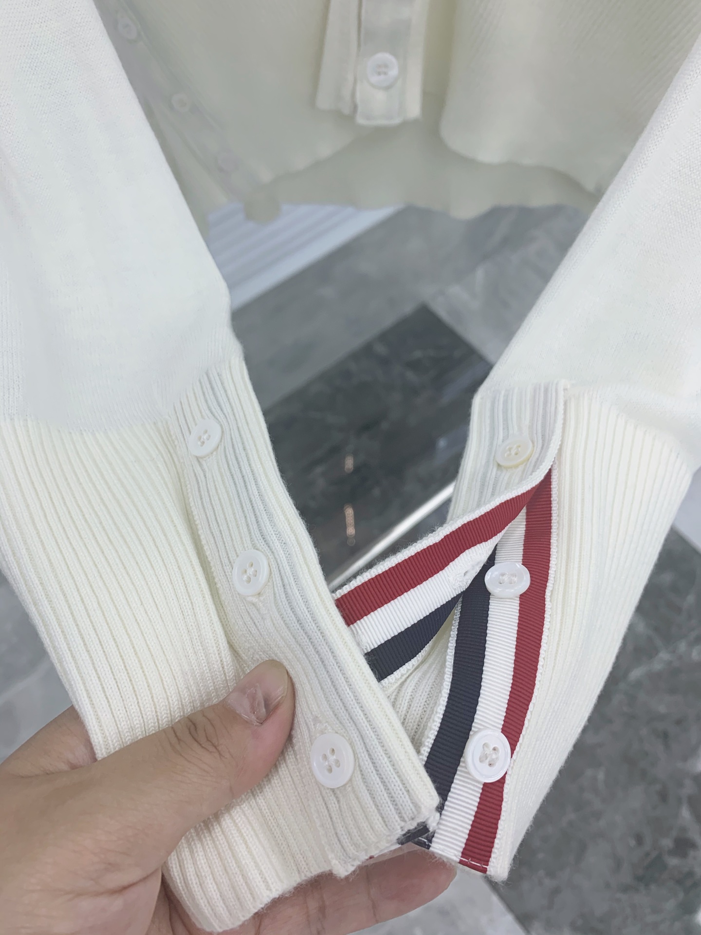 톰브라운 남성 가디건 126368 Thom Browne Cardigan 썸네일 이미지