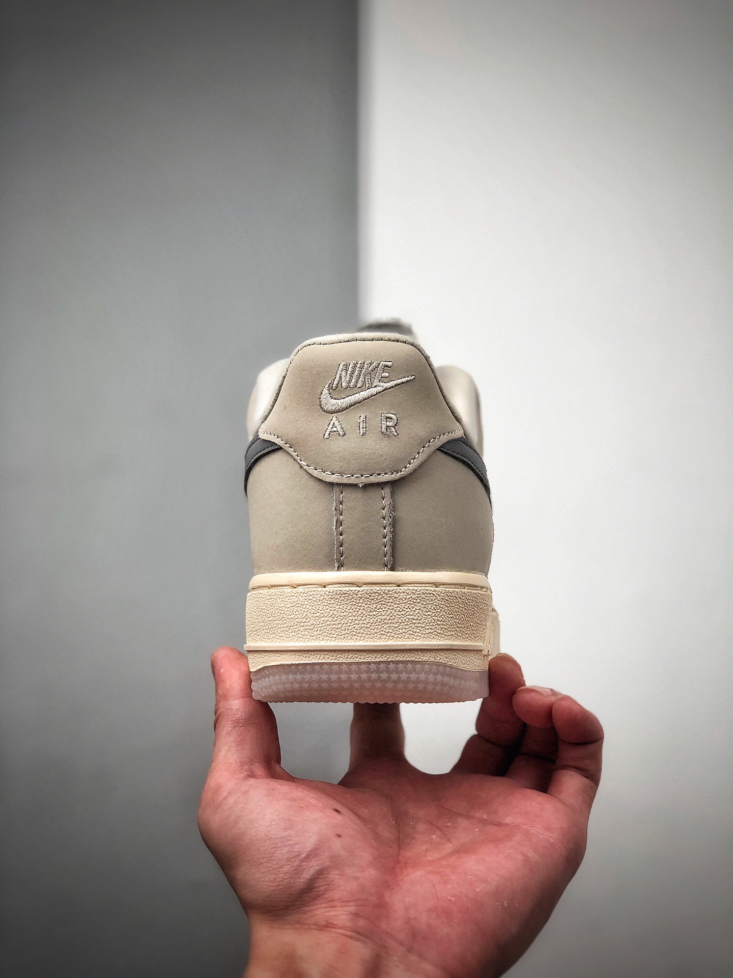 180 公司级 Nike Air Force 1 Low '07 “蚕网薄纱灰红色” 空AN3355-061