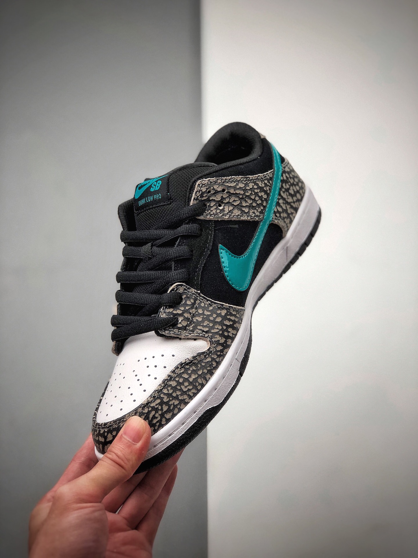 360  耐克Nike SB Dunk LowPRO”Elephant”扣篮系列低帮休闲运动滑板板鞋“黑白蒂芙尼灰大象爆裂纹”BQ6817-009