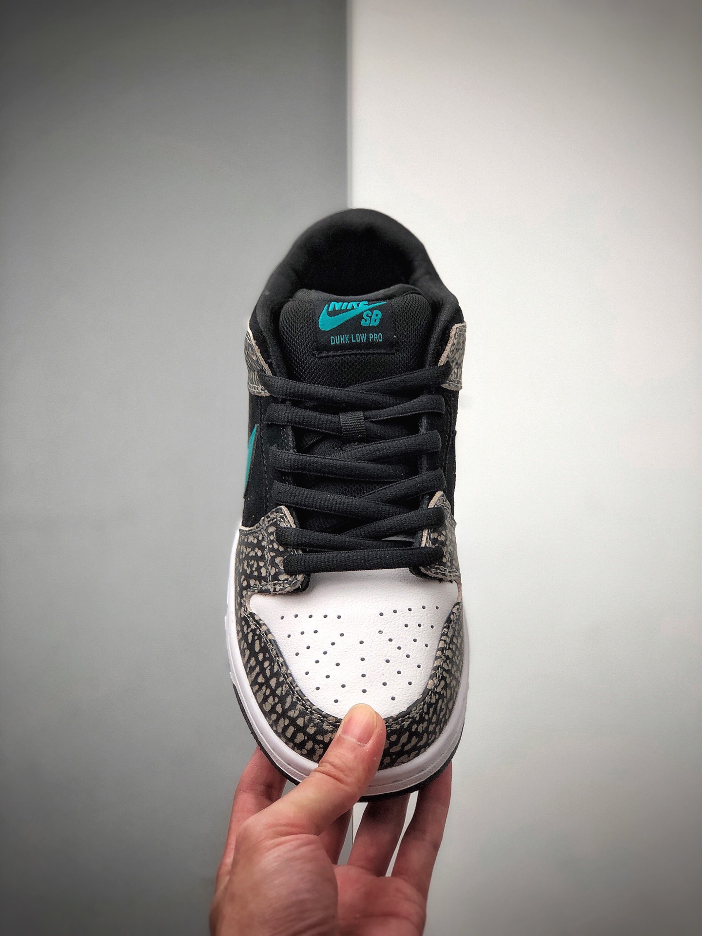 360  耐克Nike SB Dunk LowPRO”Elephant”扣篮系列低帮休闲运动滑板板鞋“黑白蒂芙尼灰大象爆裂纹”BQ6817-009