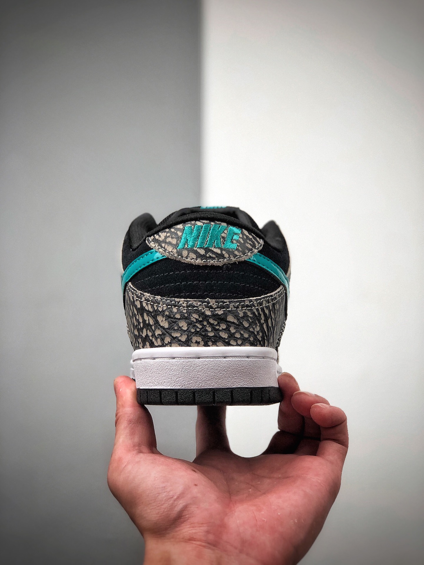 360  耐克Nike SB Dunk LowPRO”Elephant”扣篮系列低帮休闲运动滑板板鞋“黑白蒂芙尼灰大象爆裂纹”BQ6817-009