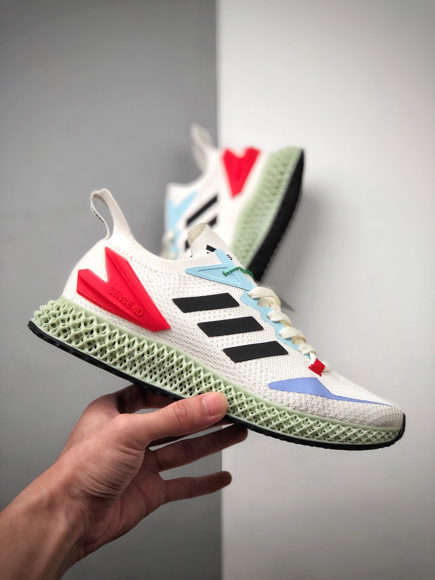 290 公司级 阿迪达斯adidas Sense 4D竖状 针织呼吸面套脚休闲运动慢跑鞋FW7098