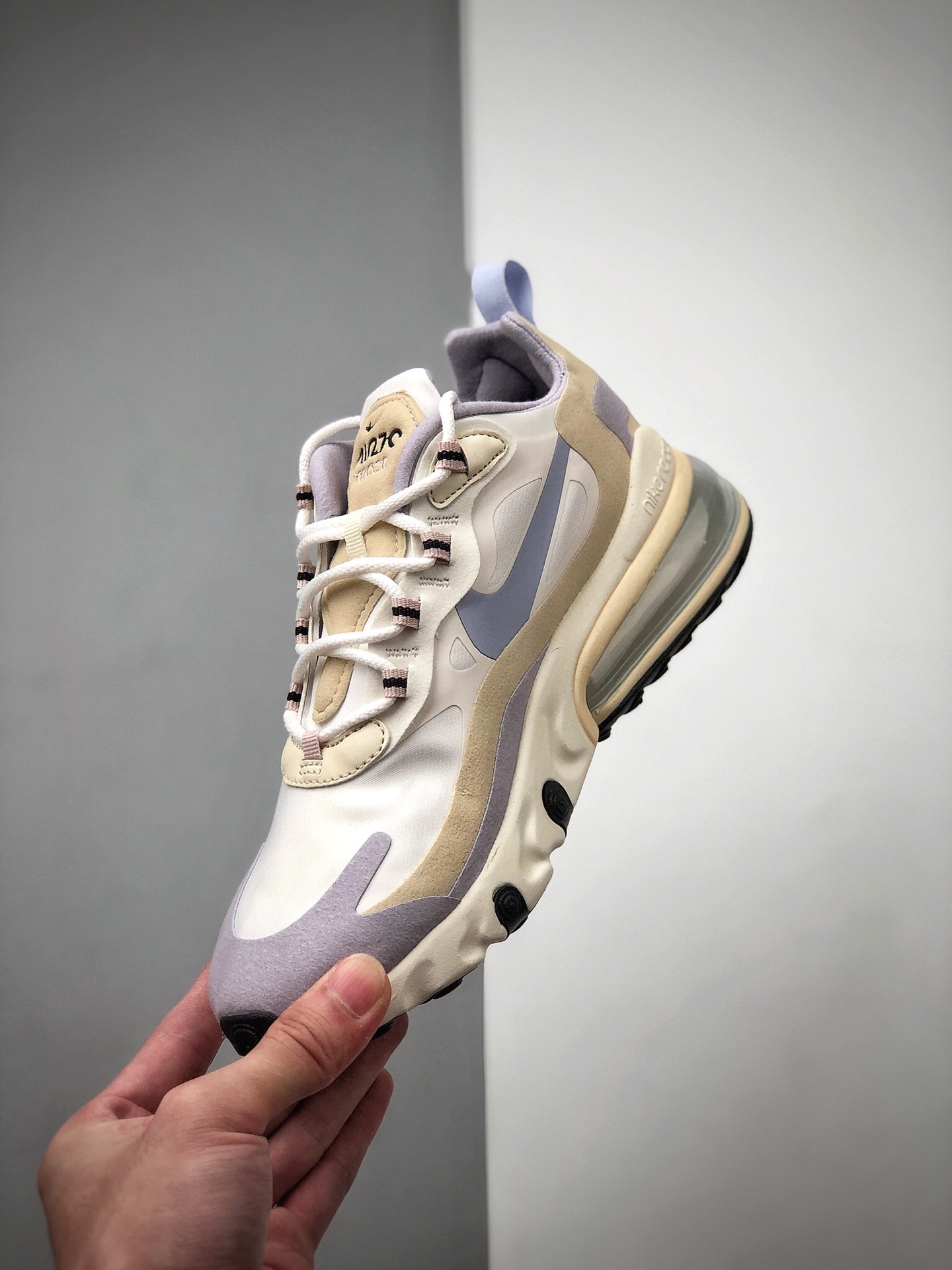 180  耐克 Nike React Air Max 270 React 高桥盾网纱系列 机能半气垫跑步鞋 CT1287-100