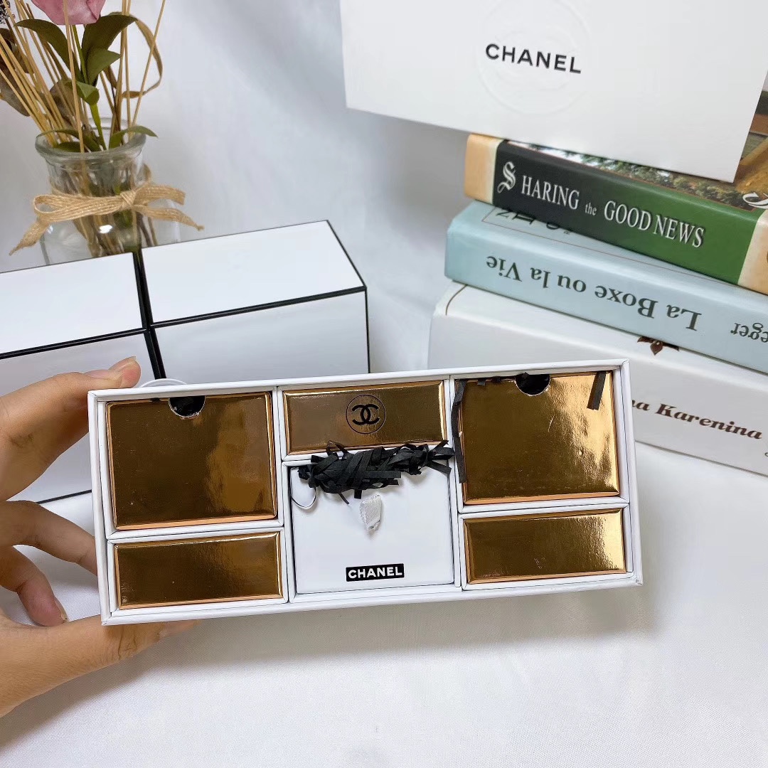 Chanel Q Edition Christmas Set - No.5, Coco Mademoiselle, Coco 6 i1596697354 1554 5