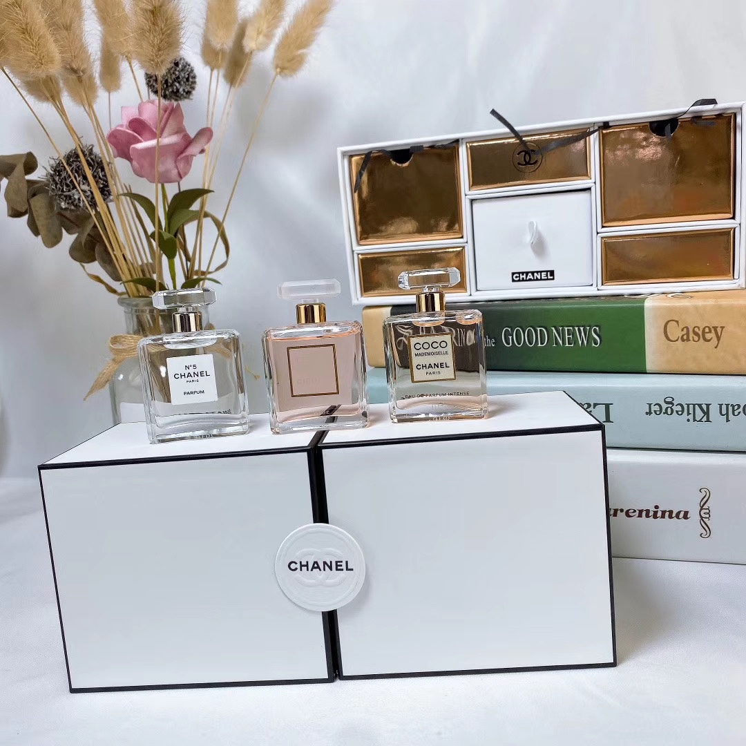 Chanel Q Edition Christmas Set - No.5, Coco Mademoiselle, Coco 5 i1596697354 4796 4