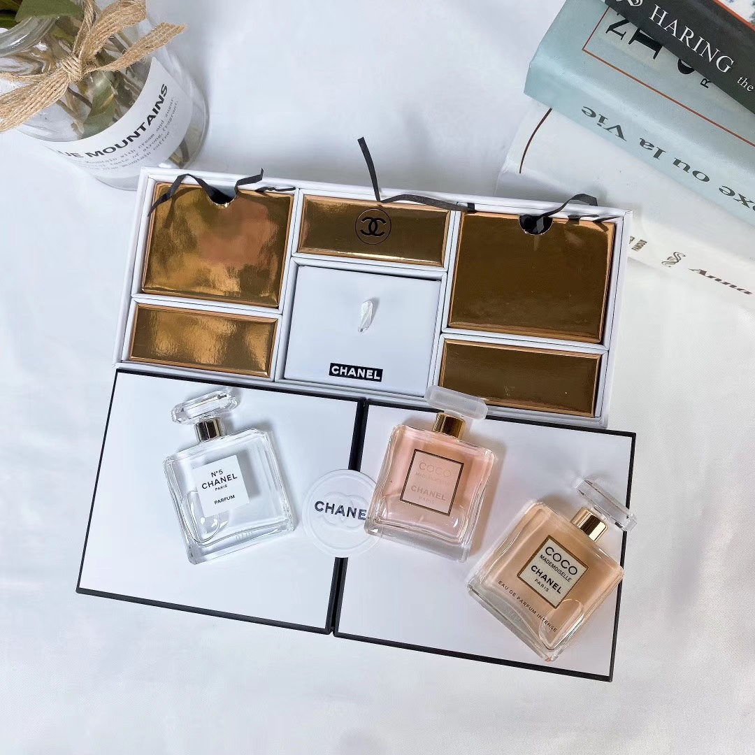 Chanel Q Edition Christmas Set - No.5, Coco Mademoiselle, Coco 4 i1596697354 5544 3