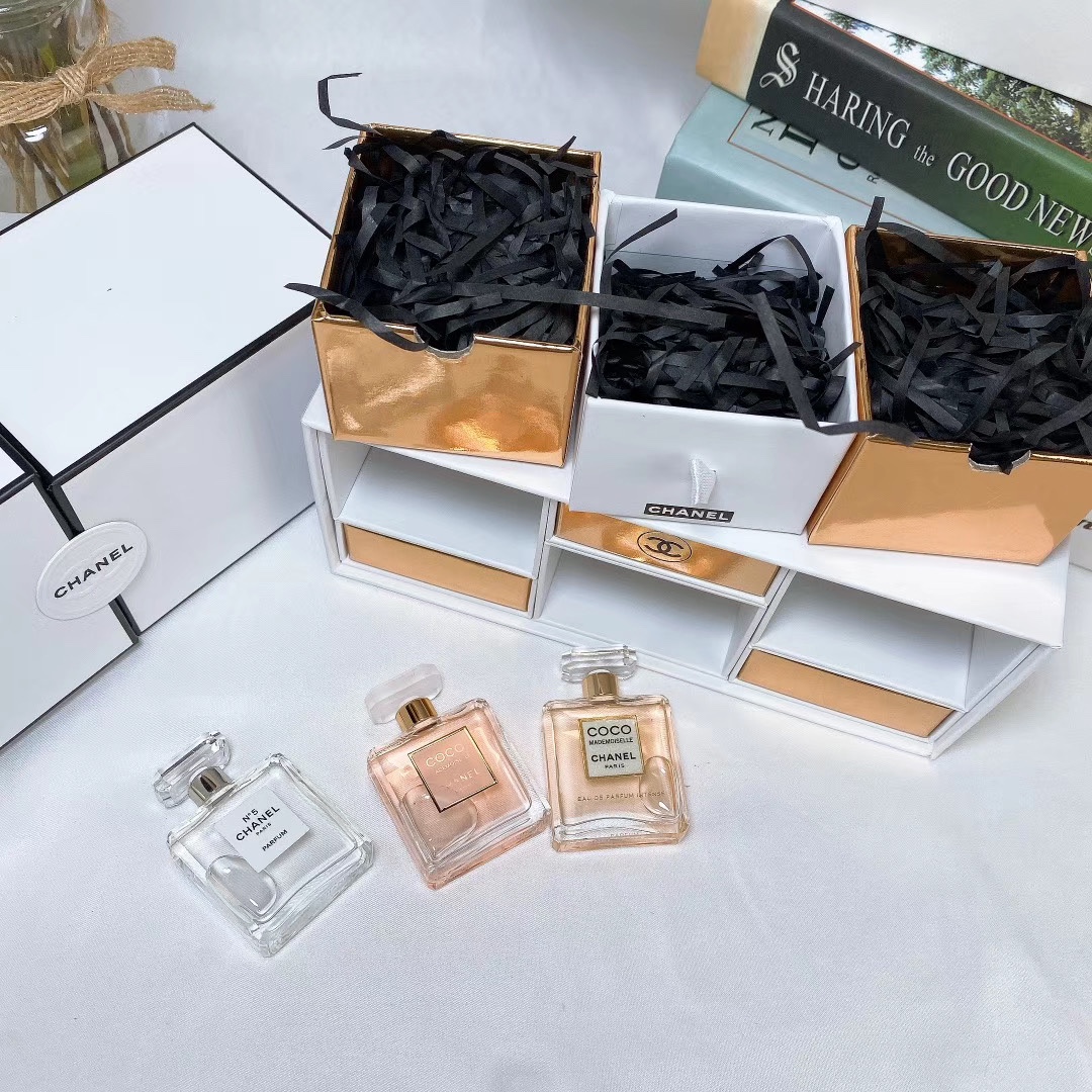 Chanel Q Edition Christmas Set - No.5, Coco Mademoiselle, Coco 3 i1596697354 586 2
