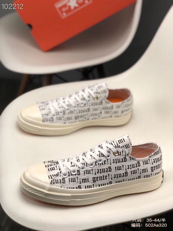 Converse x J Balvin、Willy William 西班牙乐队首度联名 通过环球唱片发行的单曲《Mi Gente》为主题，以1970为蓝本，鞋身采用3D黑白字母打印，满满的复刻回忆！ Size ：35 36 36.5 37 37.5 38 39.5 40 41 41.5 42 42.5 43 44