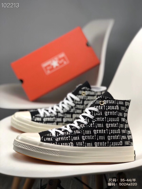 Converse x J Balvin、Willy William 西班牙乐队首度联名 通过环球唱片发行的单曲《Mi Gente》为主题，以1970为蓝本，鞋身采用3D黑白字母打印，满满的复刻回忆！ Size ：35 36 36.5 37 37.5 38 39.5 40 41 41.5 42 42.5 43 44