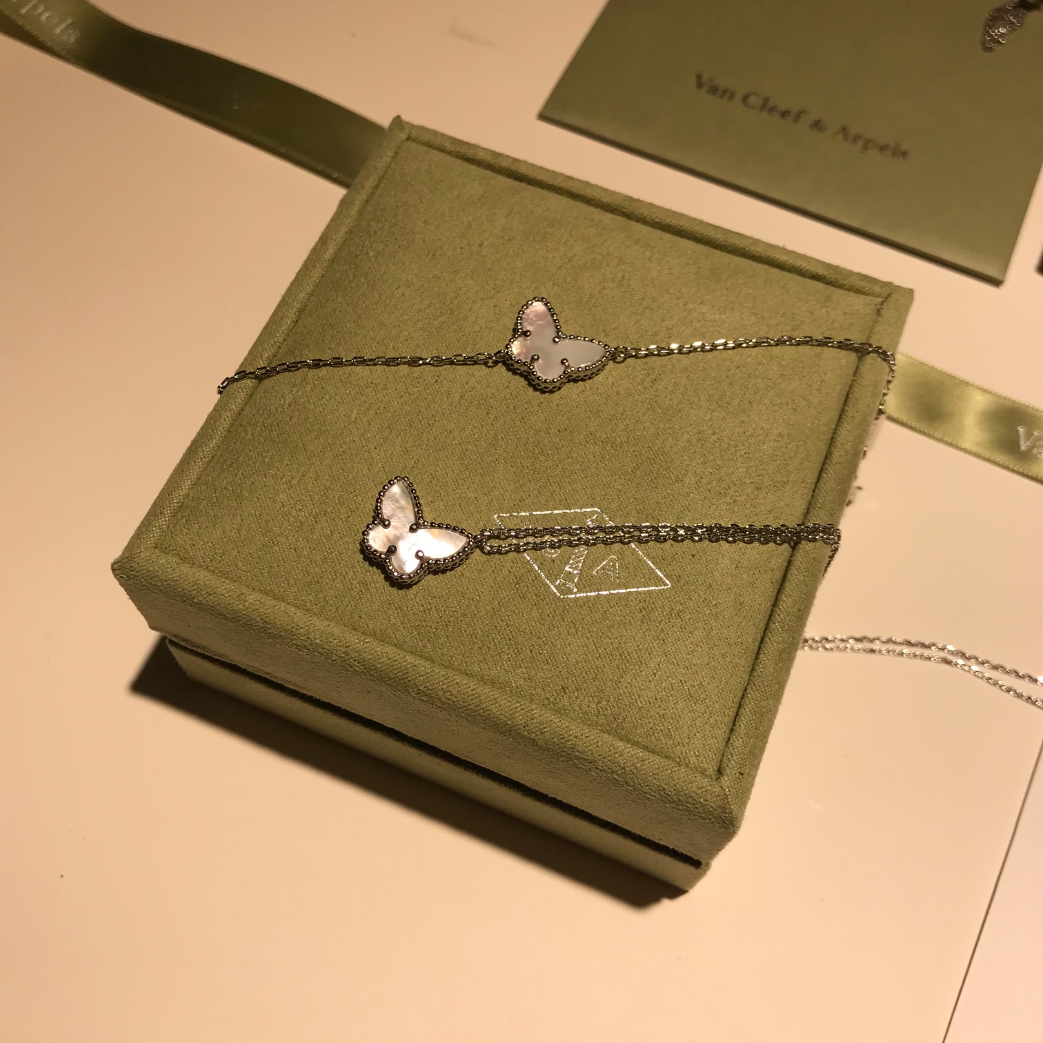 Van Cleef & Arpels 𝙫𝙘𝙖 海外VIP积分会员礼