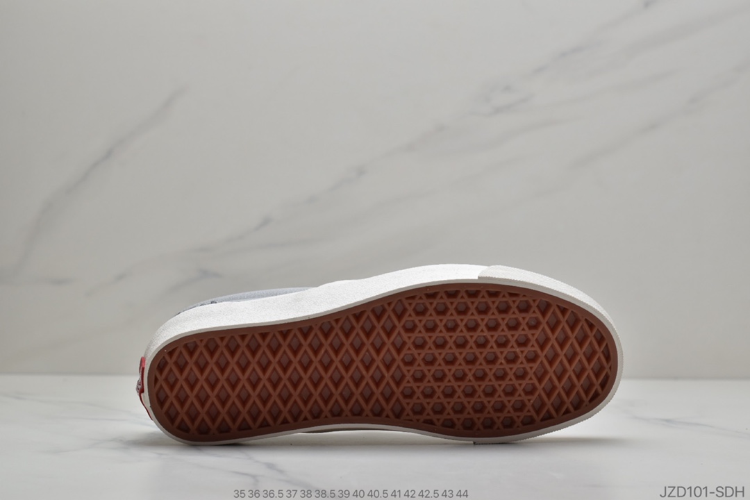 140 公司级Dior x Vans Classic Slip-On 联名款一脚蹬懒人套 VN0A4U386RV