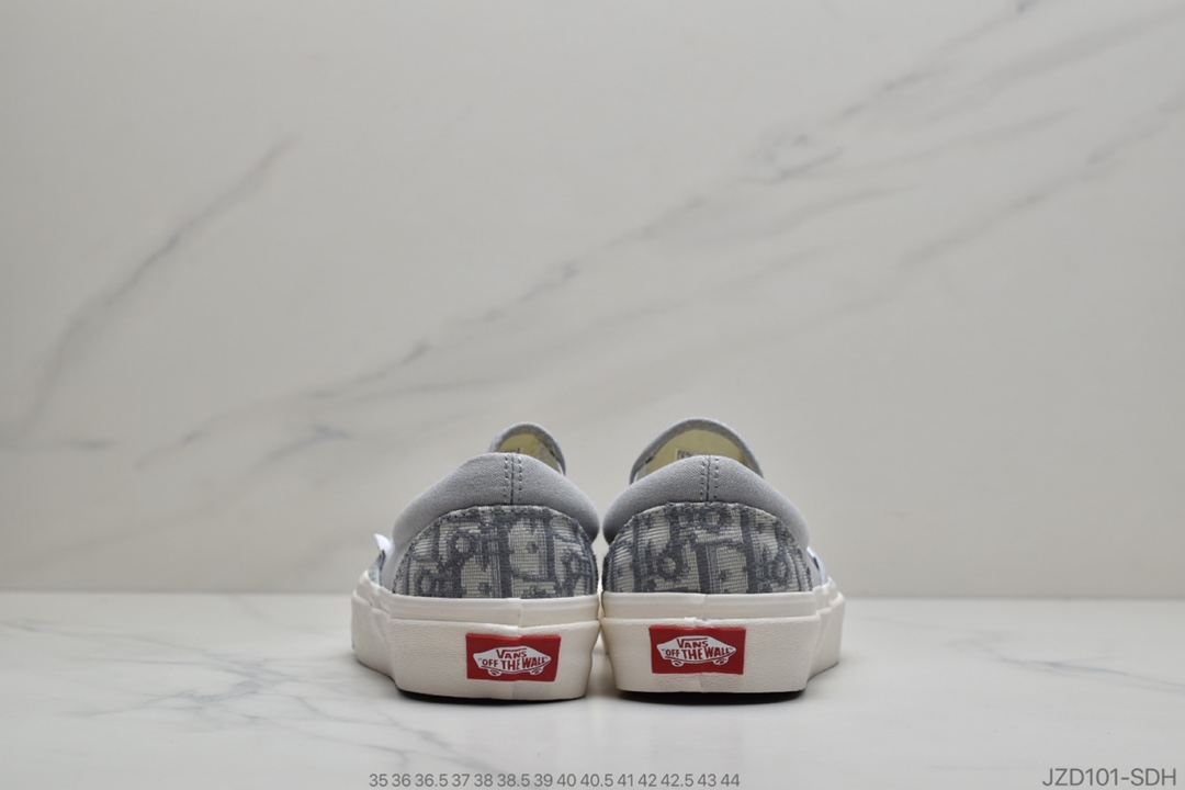 140 公司级Dior x Vans Classic Slip-On 联名款一脚蹬懒人套 VN0A4U386RV