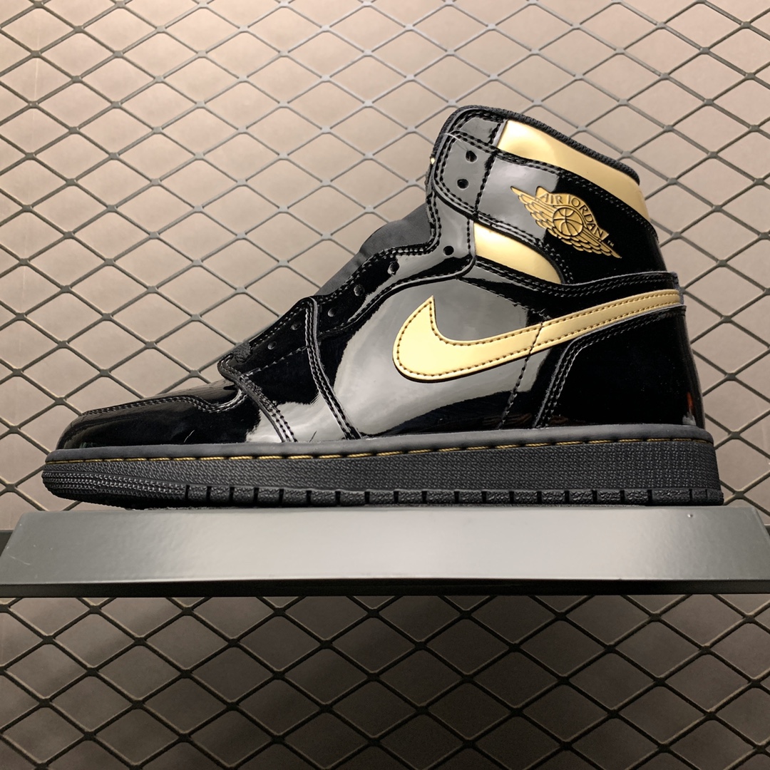 460 纯原版本 Air Jordan 1 High OG ” Black/Metallic Gold ” 黑金漆皮 555088-032