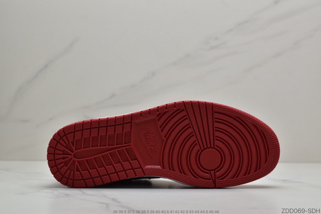 230 公司级 Air Jordan 1 Retro High OG “Chicago” 芝加哥555088-101
