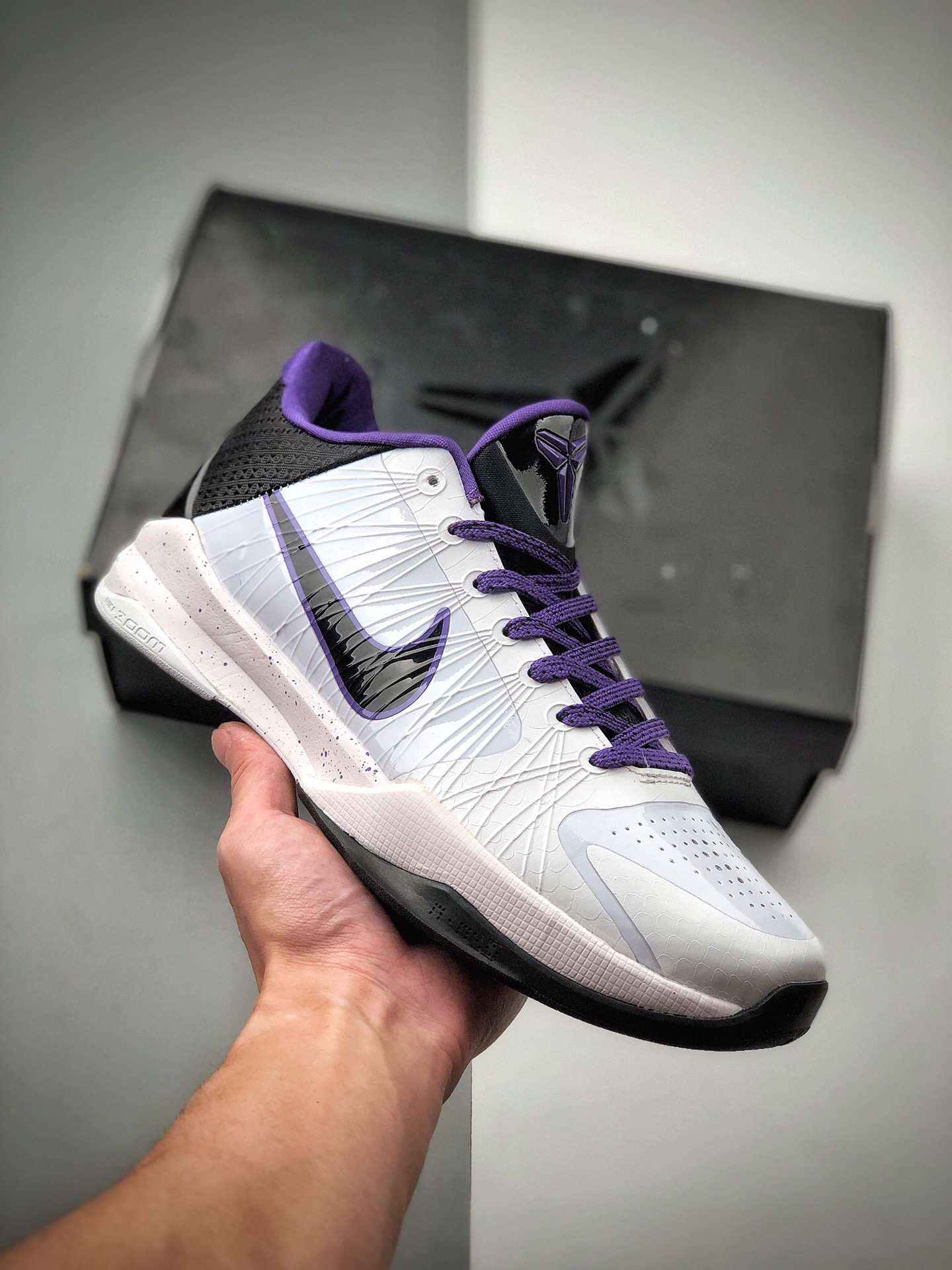 250 Nike Zoom Kobe 5 White/Varsity PurPⅠe白紫专业实战篮球鞋Kobe 5386429-101