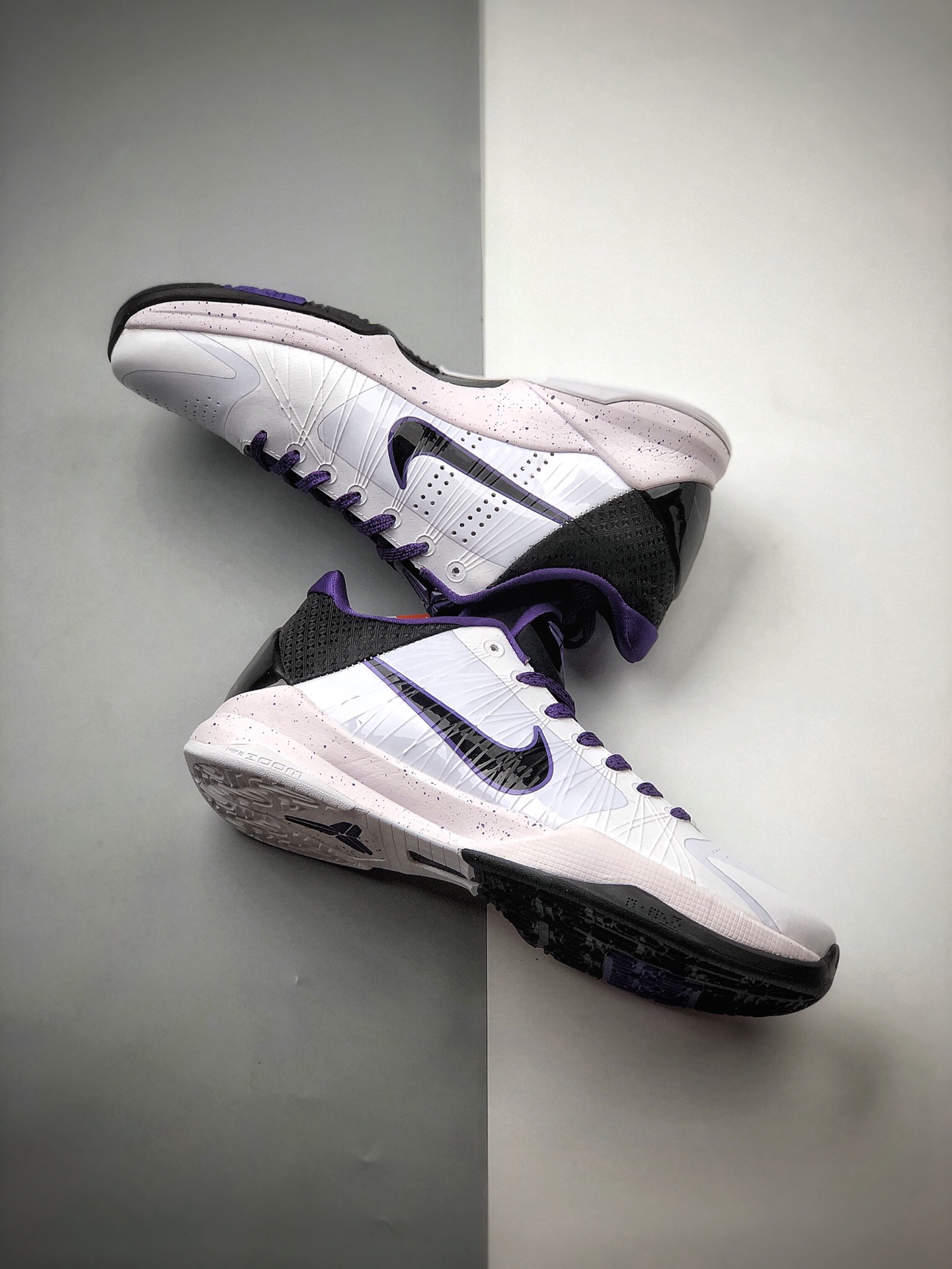 250 Nike Zoom Kobe 5 White/Varsity PurPⅠe白紫专业实战篮球鞋Kobe 5386429-101