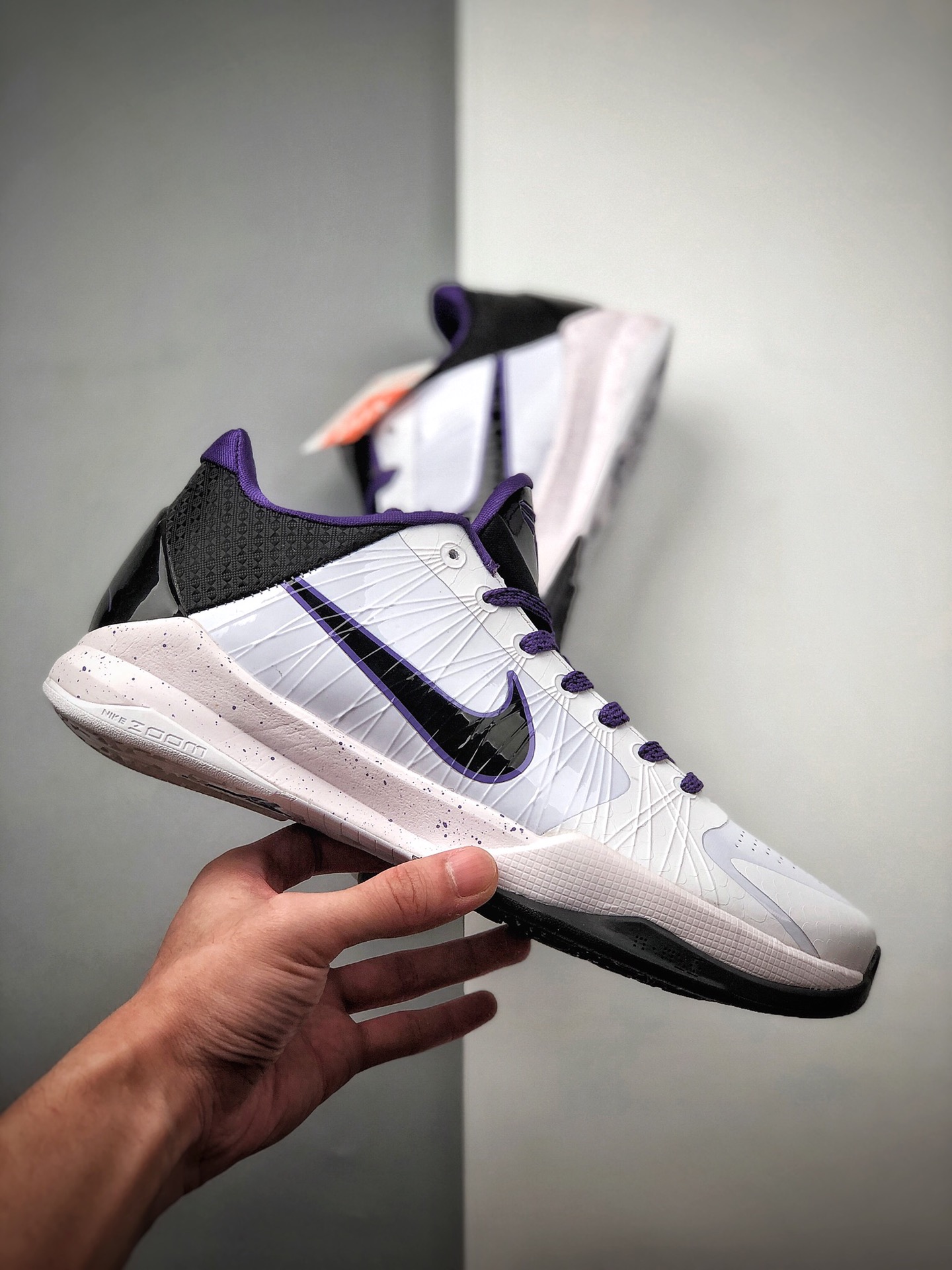 250 Nike Zoom Kobe 5 White/Varsity PurPⅠe白紫专业实战篮球鞋Kobe 5386429-101