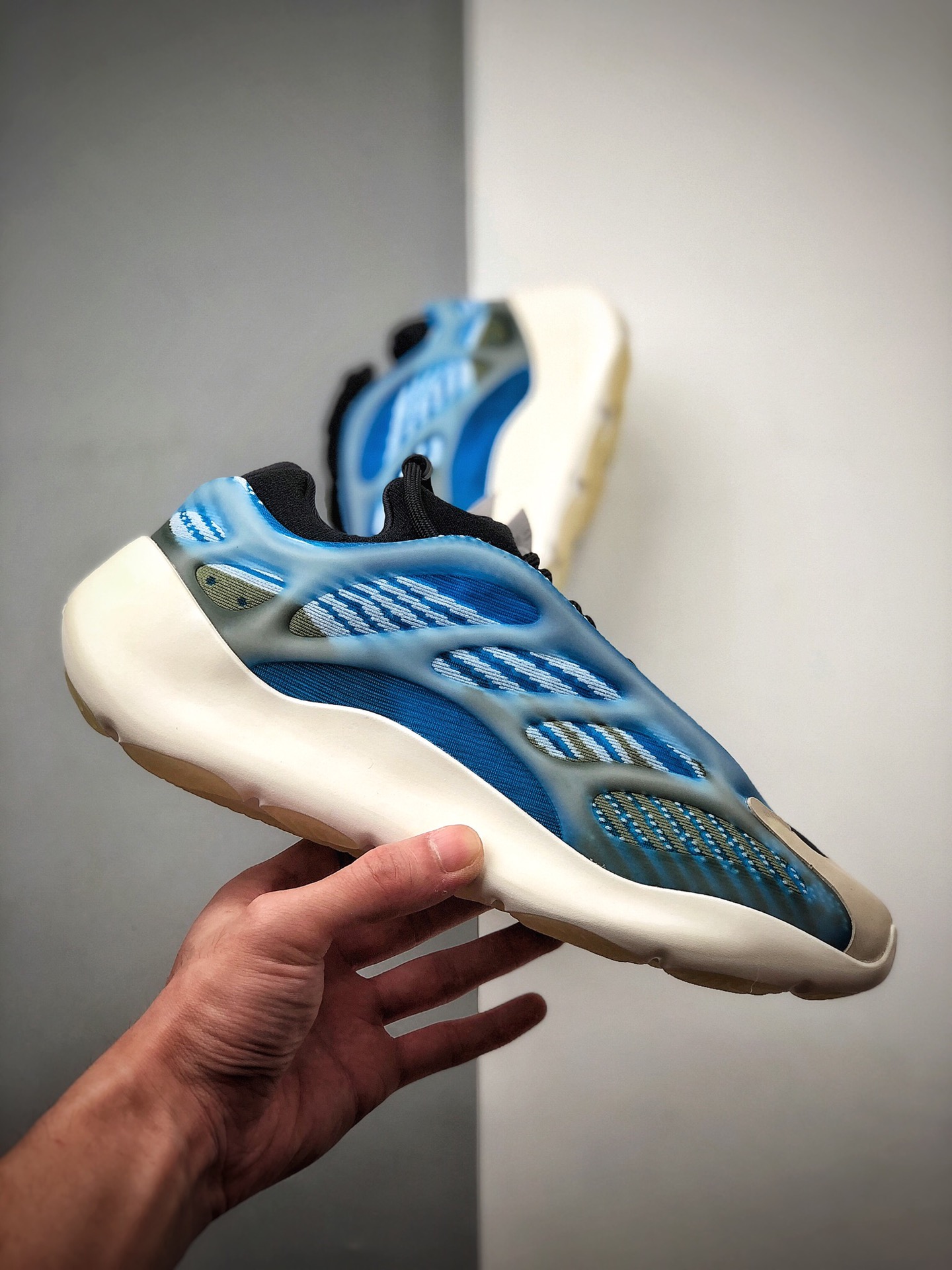 460 YEEZY 700 V3 ”异形Azael” 纯原生产线 渠道裸鞋级产物 G54850