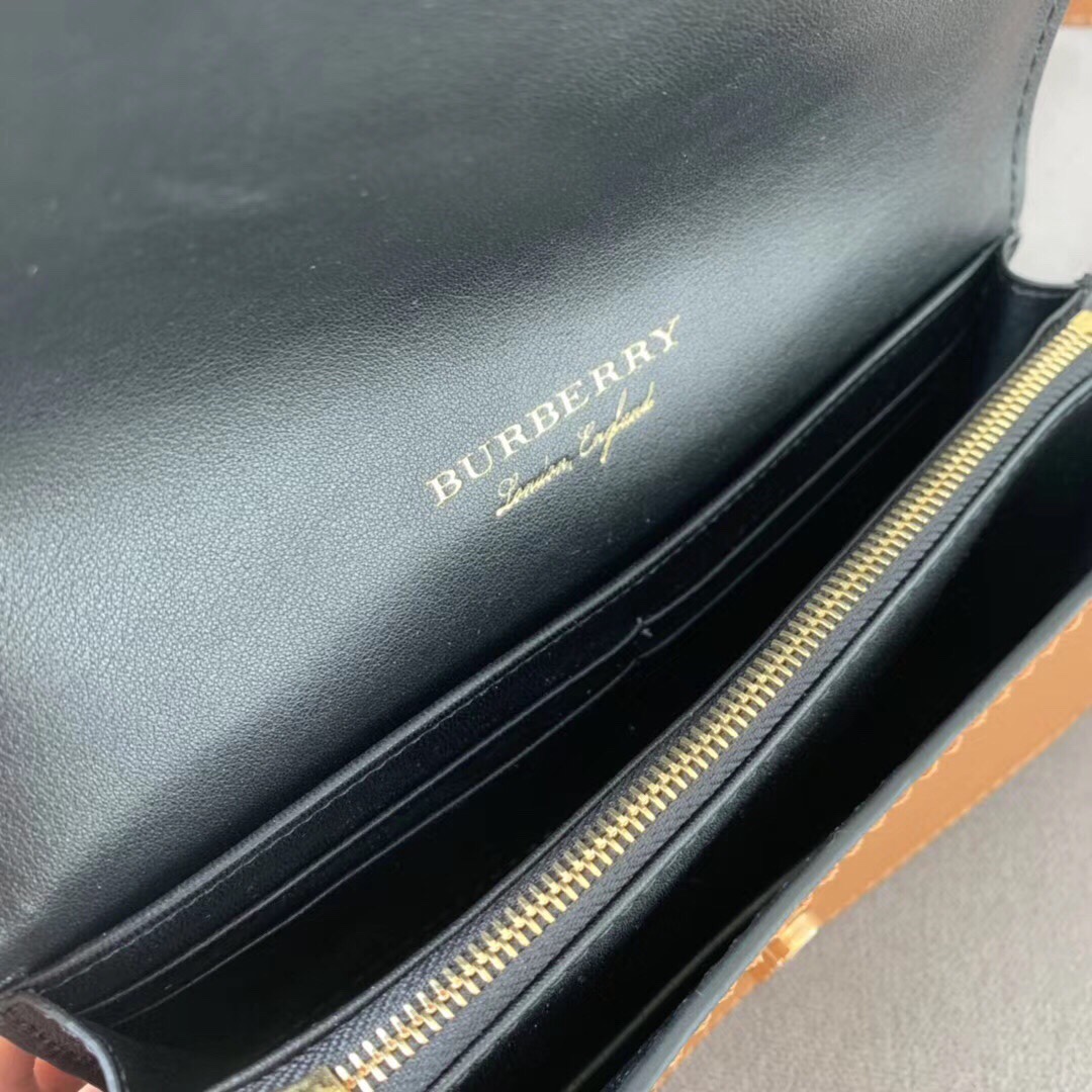 Roger Vivier 方扣风琴包）土黄