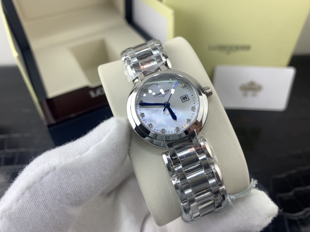 Longines 皇家 浪琴心月系列贝壳表盘30尺寸女表