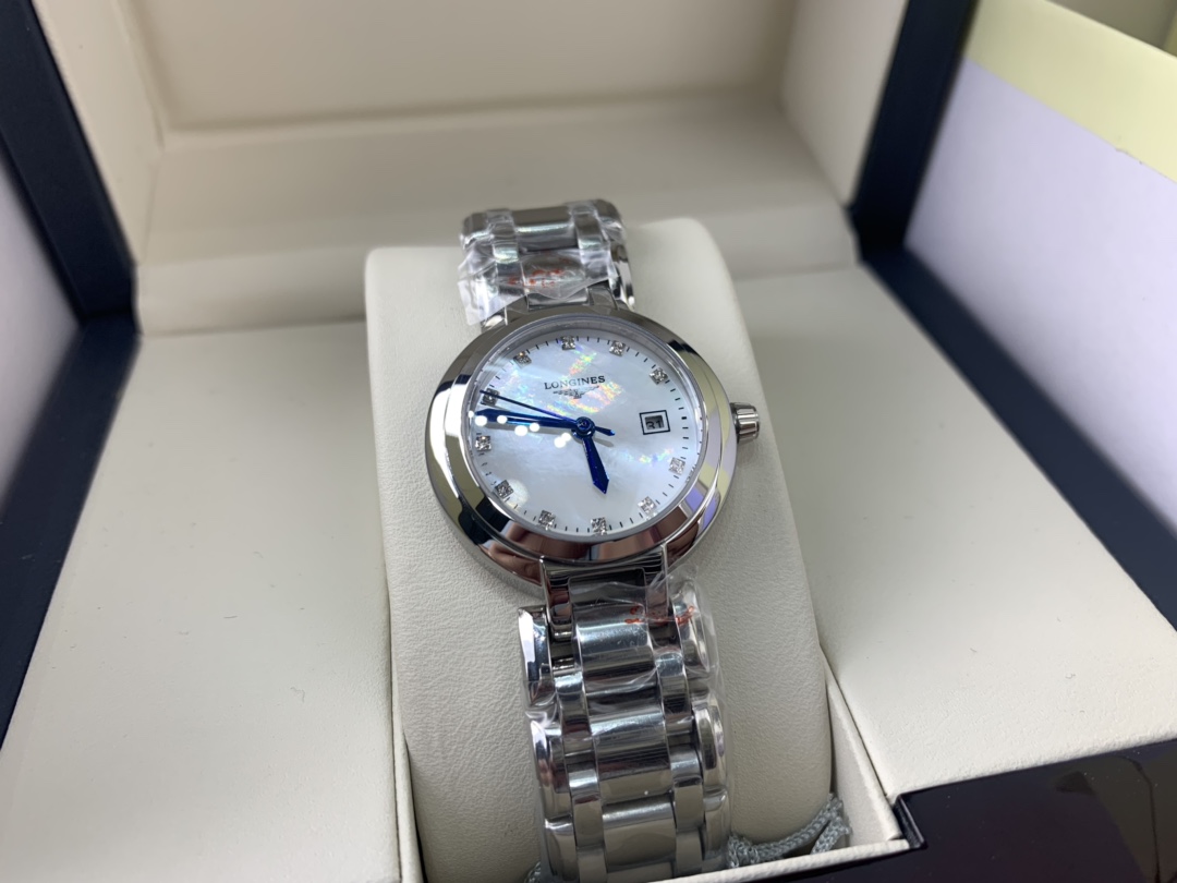 Longines 皇家 浪琴心月系列贝壳表盘30尺寸女表