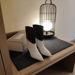 Jimmy Choo Short Boots AAA Class Replica
 Black White Rivets Cowhide Sheepskin Fall/Winter Collection