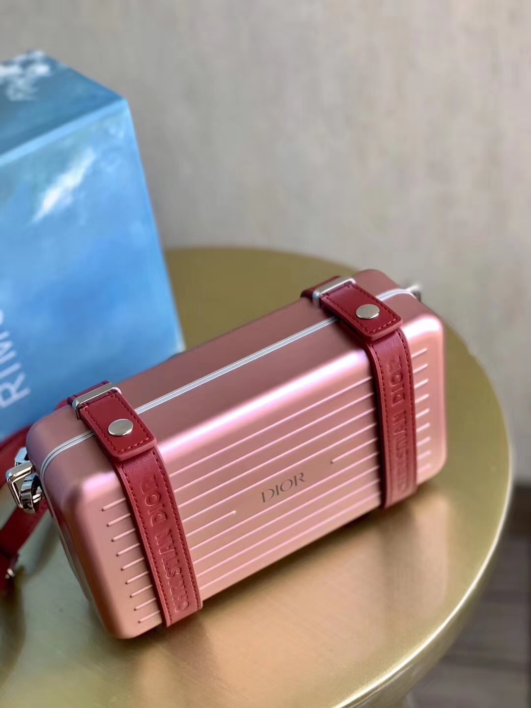 𝑫𝒊𝒐𝒓 × RIMOWA caja pequeña. Este diseño definitivamente puede atraer la atención de todas las chicas al instante, y…